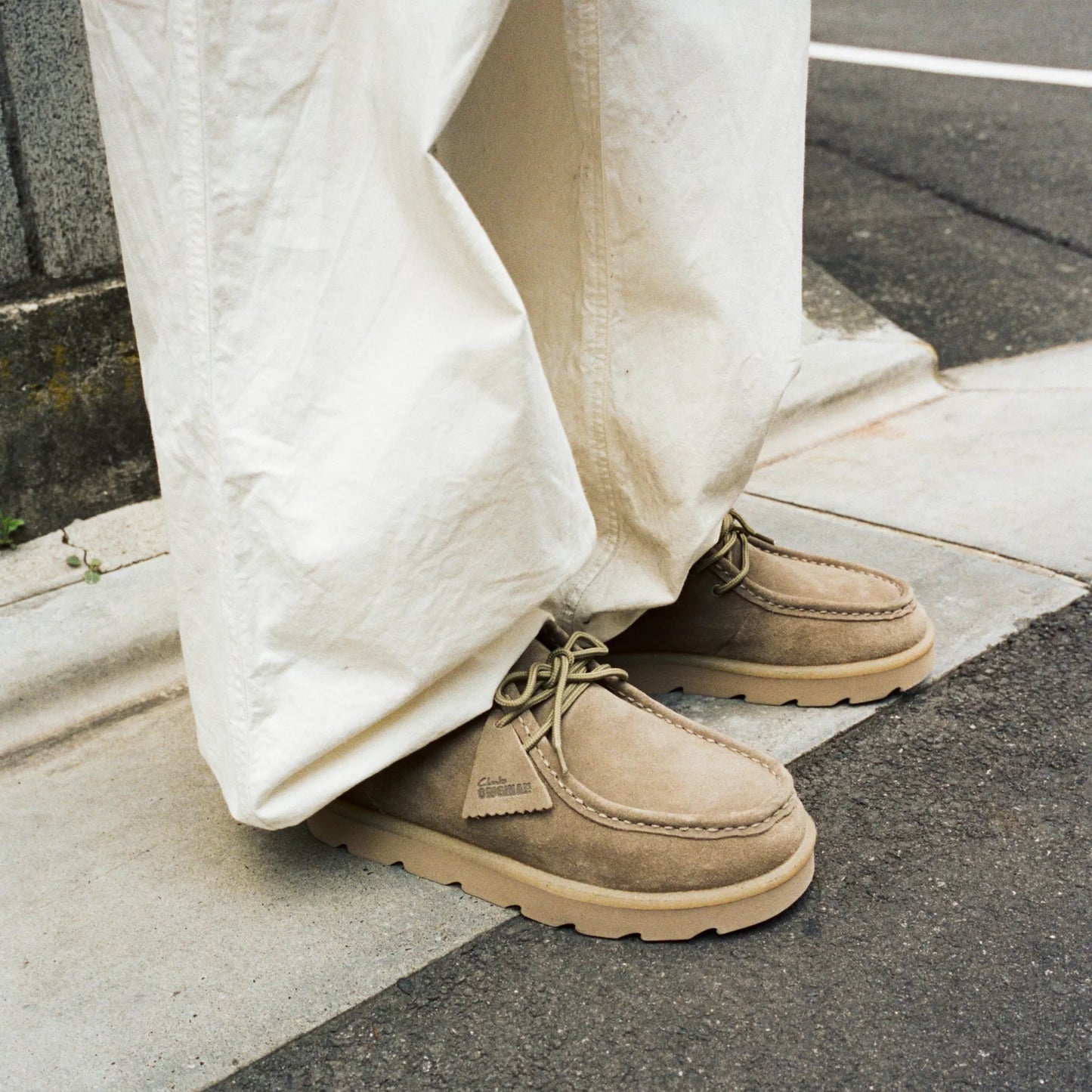 CLARKS | ZAPATOS CASUAL | HOMBRE | MEARE WALLA SMOKE GREY SUEDE | GRIS