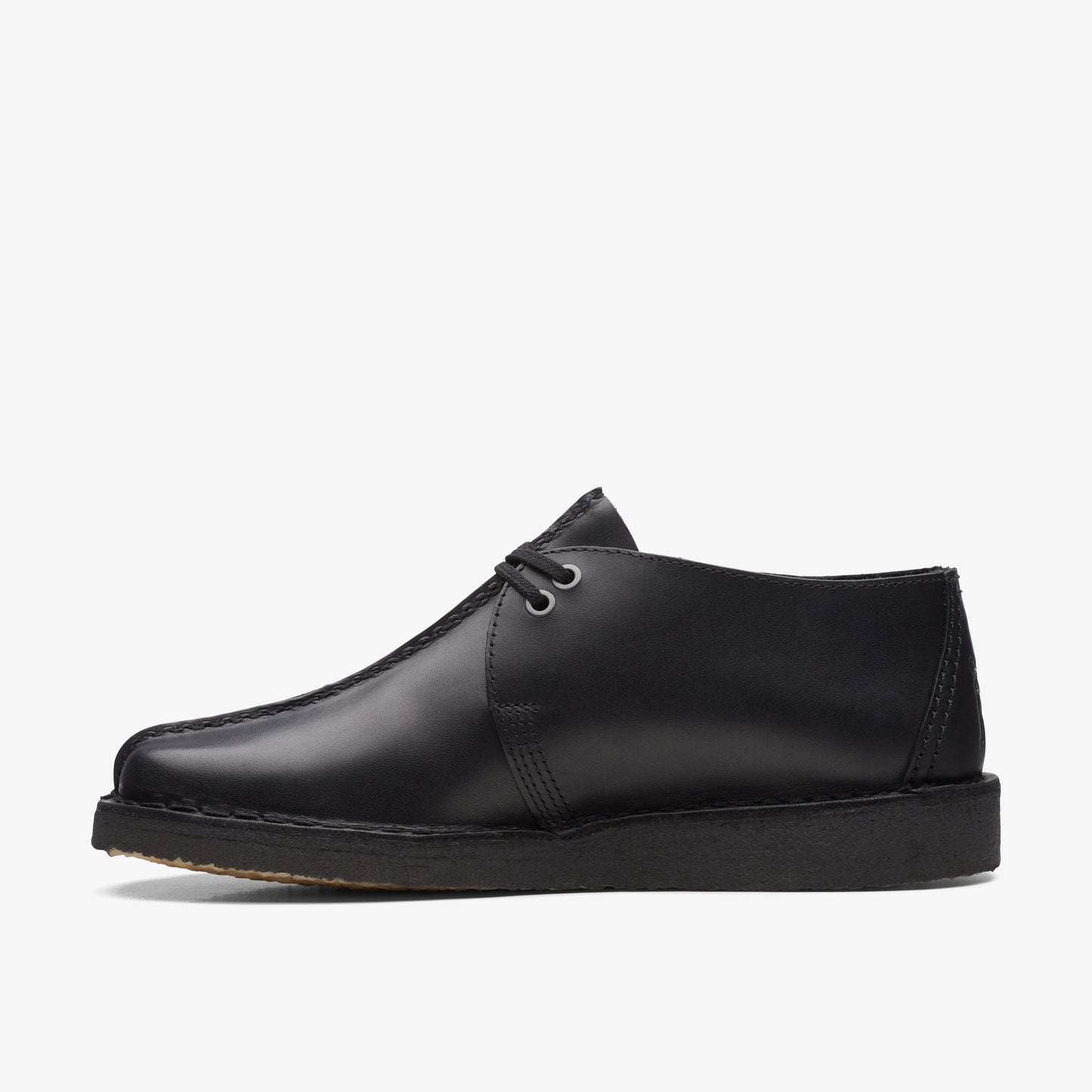 Zapatos Casual De La Marca Clarks Para Hombre Modelo Desert Trek Black Leather En Color Negro