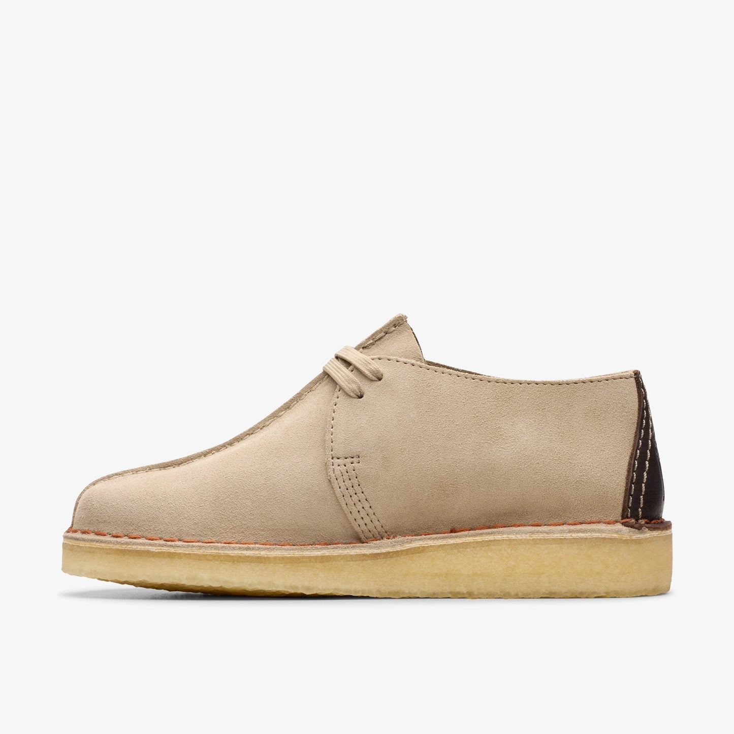 Zapatos Casual De La Marca Clarks Para Hombre Modelo Desert Trek Sand Suede En Color Beige