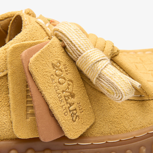 Zapatos Casual De La Marca Clarks  Para Mujer Modelo Torhill Bee Golden Tan Suede En Color Beige