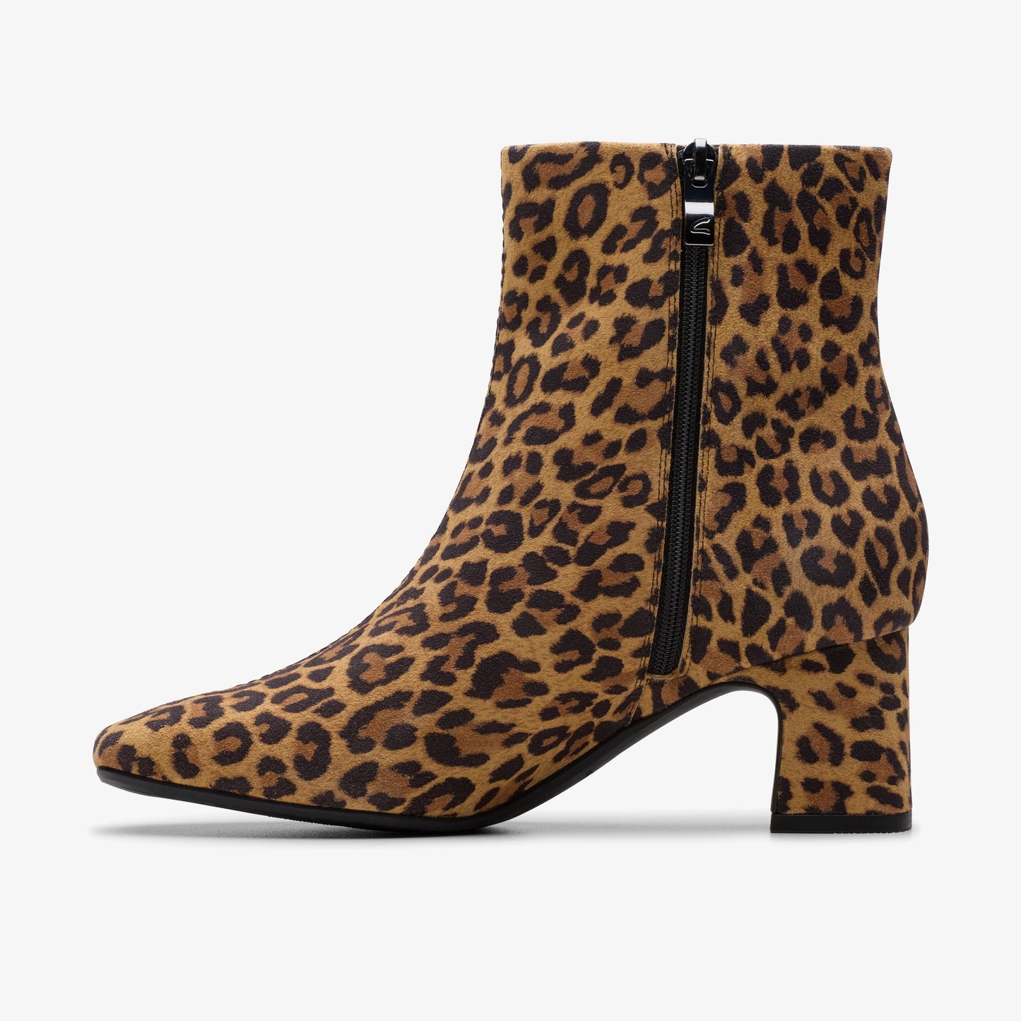 Botas De La Marca Clarks  Para Mujer Modelo Fernie Zip Leopard Suede En Color Animal Print