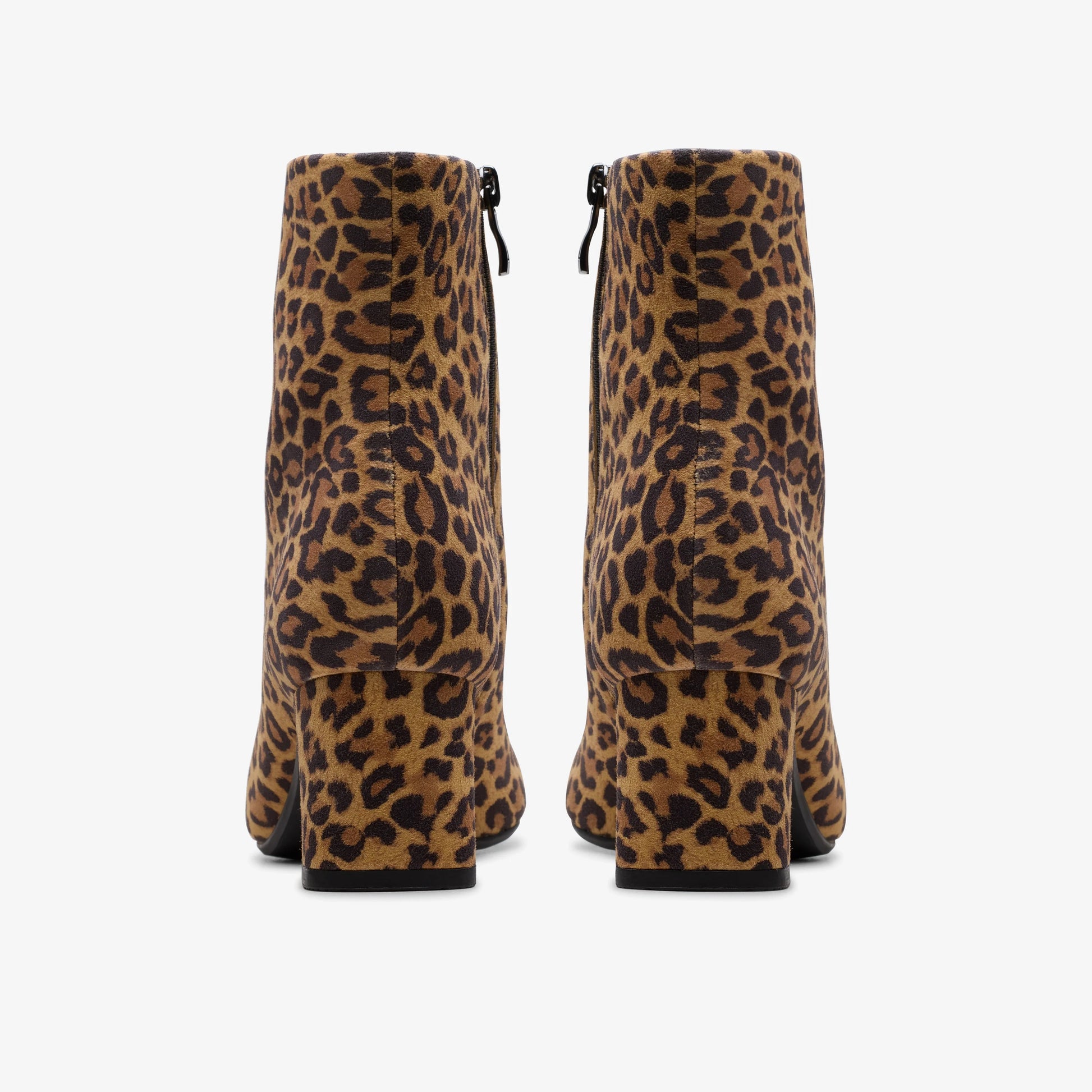 Botas De La Marca Clarks  Para Mujer Modelo Fernie Zip Leopard Suede En Color Animal Print