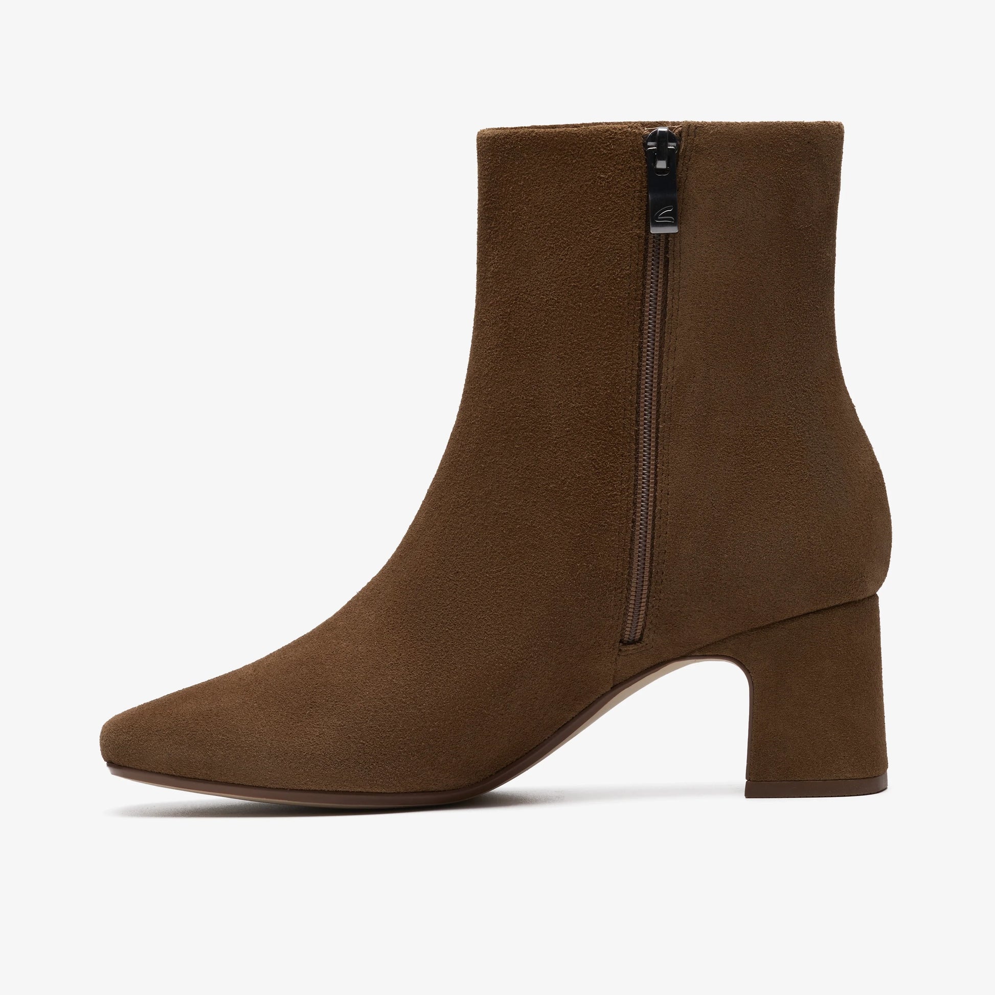 Botas De La Marca Clarks  Para Mujer Modelo Fernie Zip Walnut Suede En Color Marrón