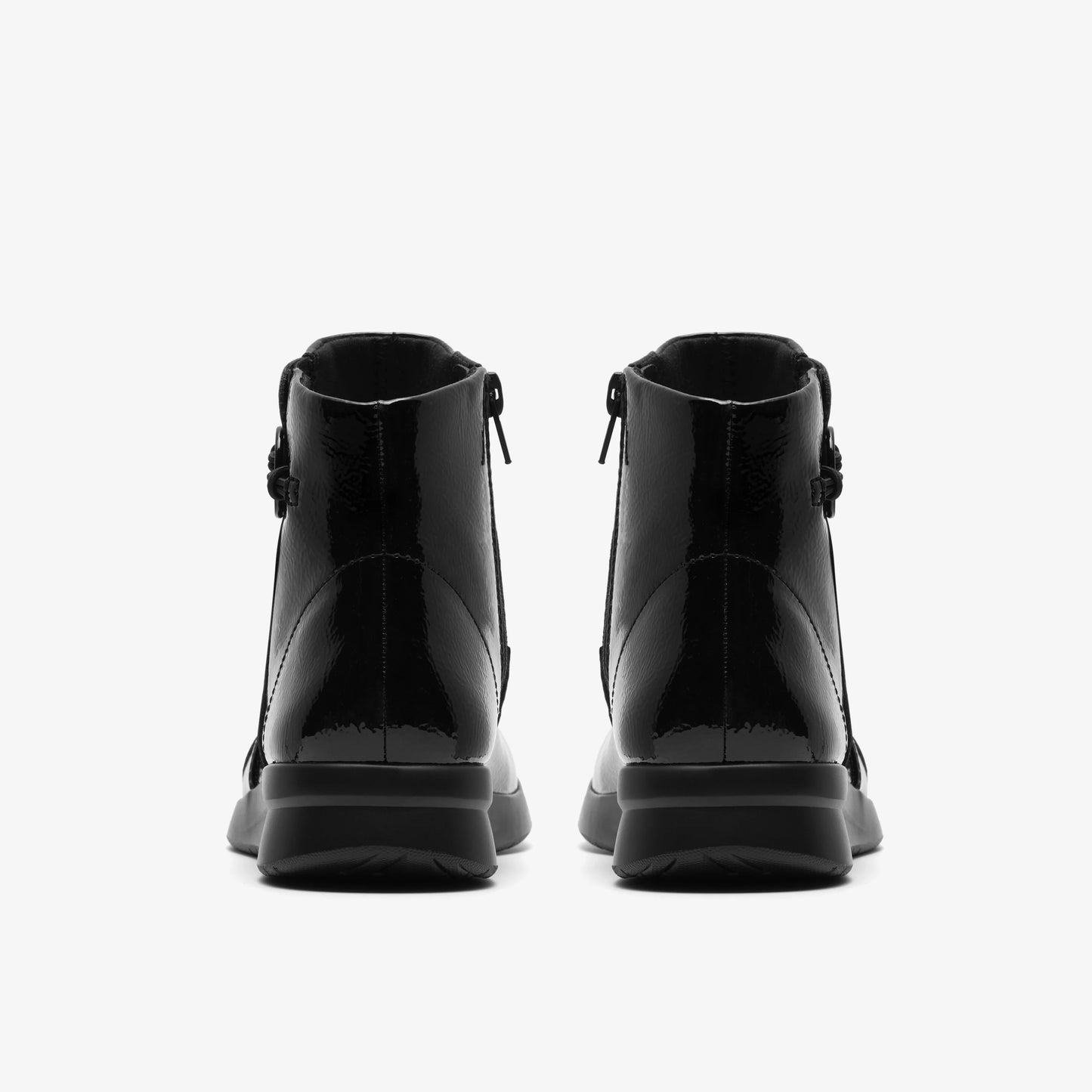 Botas De La Marca Clarks Para Mujer Modelo Ellowyn Deva Black Crinklepat En Color Negro