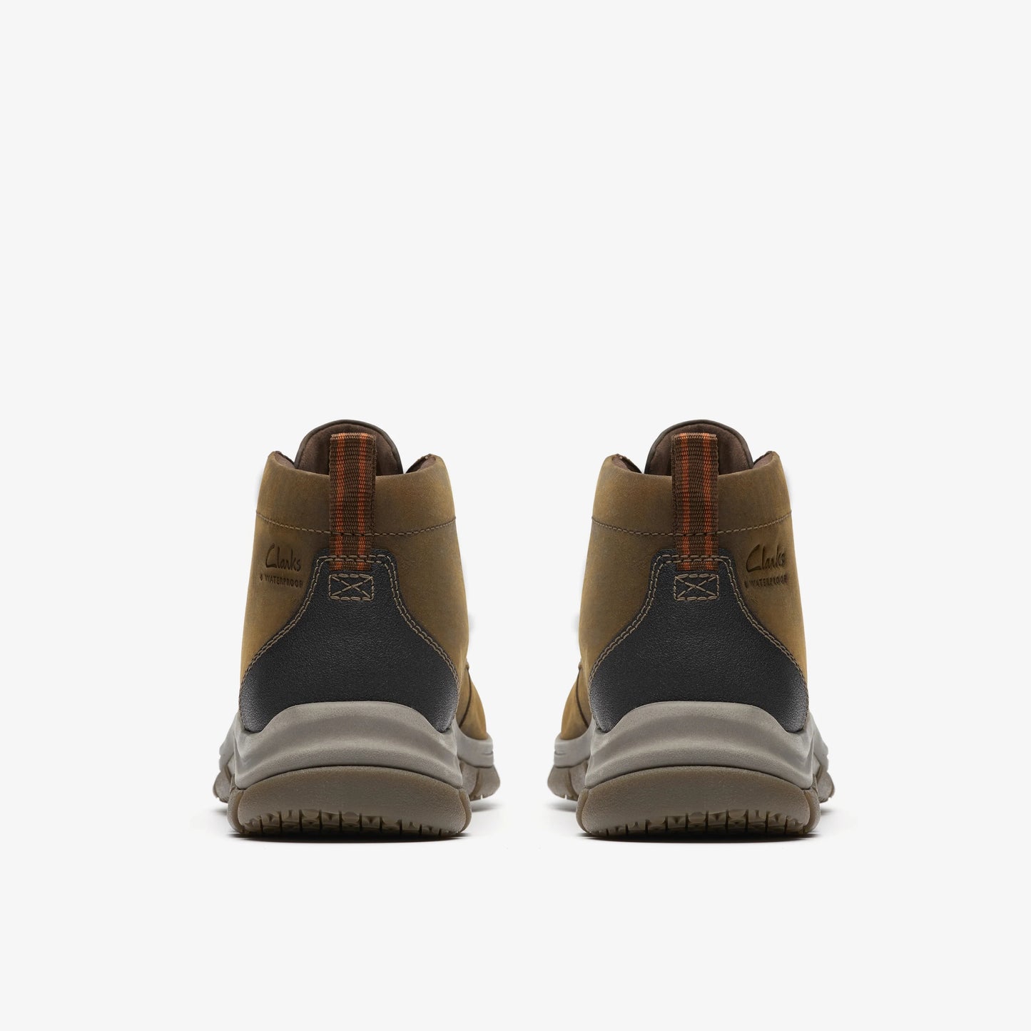 Botas De La Marca Clarks Para Hombre Modelo Walpath Chukka Beeswax En Color Marrón