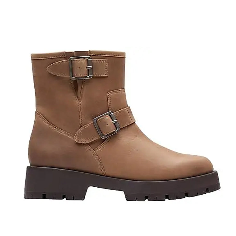 Botas De La Marca Clarks Para Mujer Modelo Ledwick Haley Dark Sand Oily En Color Beige