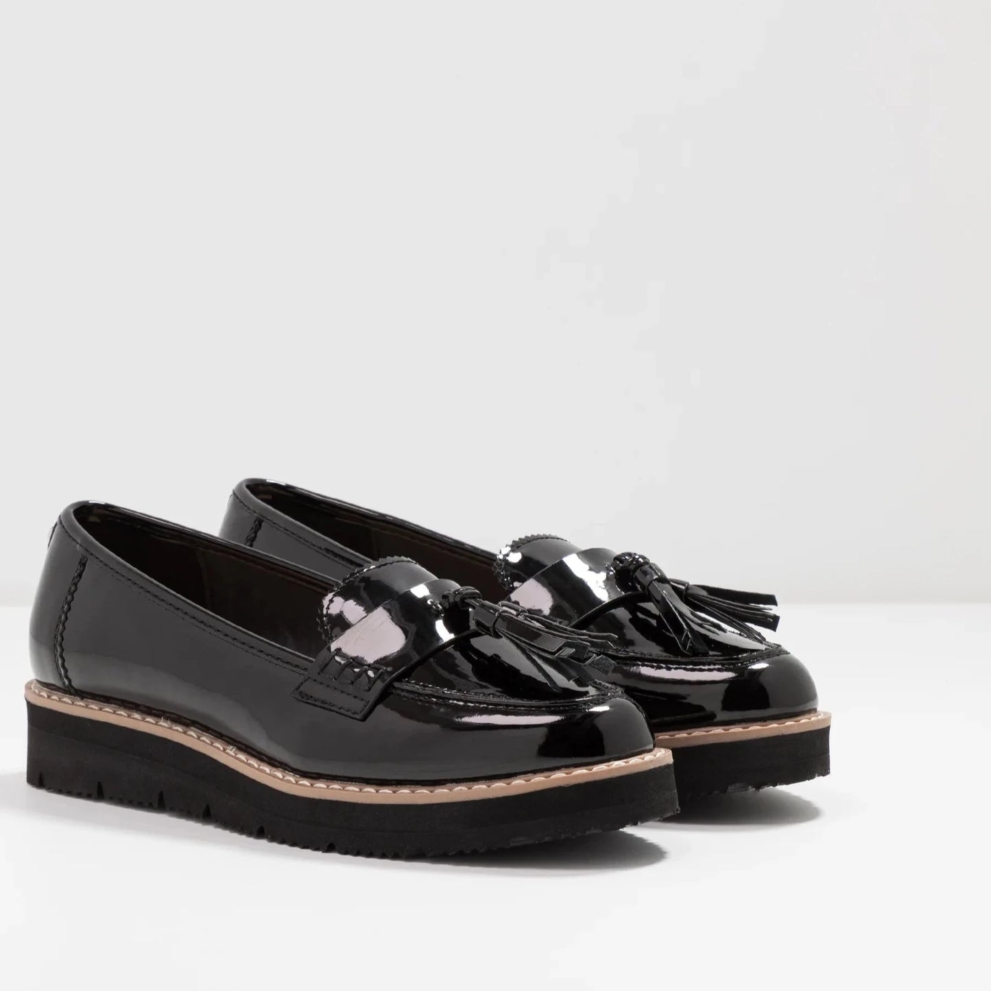 Mocasines De La Marca Clarks Para Mujer Modelo Sharon Gracie Black Patent Combination En Color Negro