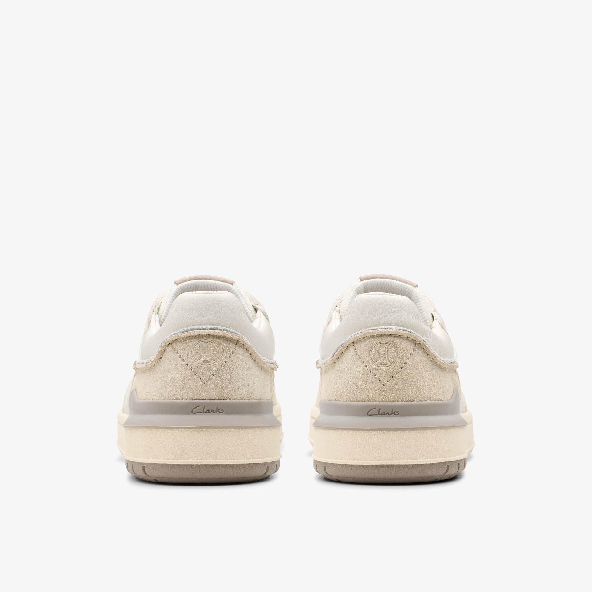 Sneakers De La Marca Clarks  Para Hombre Modelo Courtlite2 Lo Off White Suede En Color Blanco