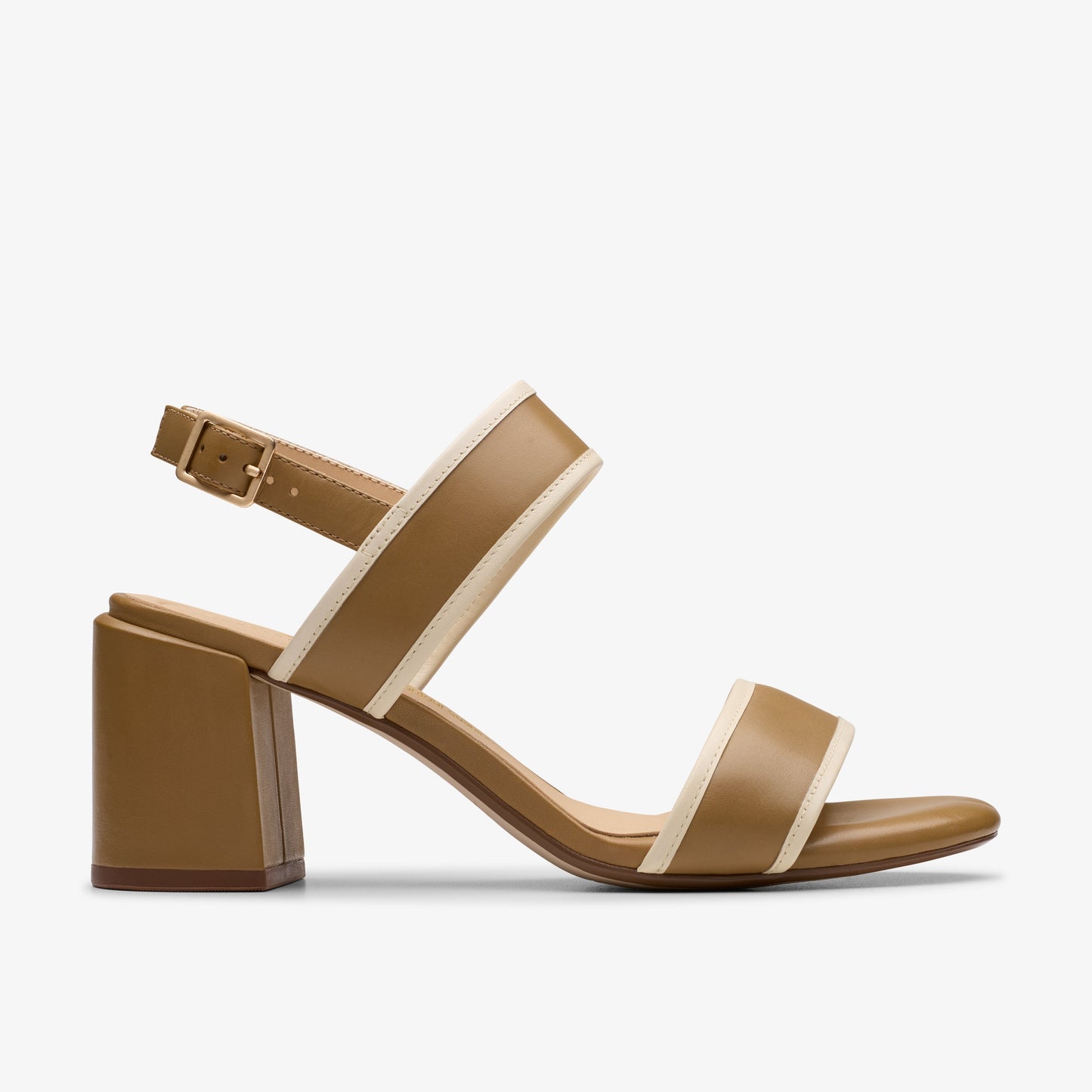 CLARKSのサマーシューズ