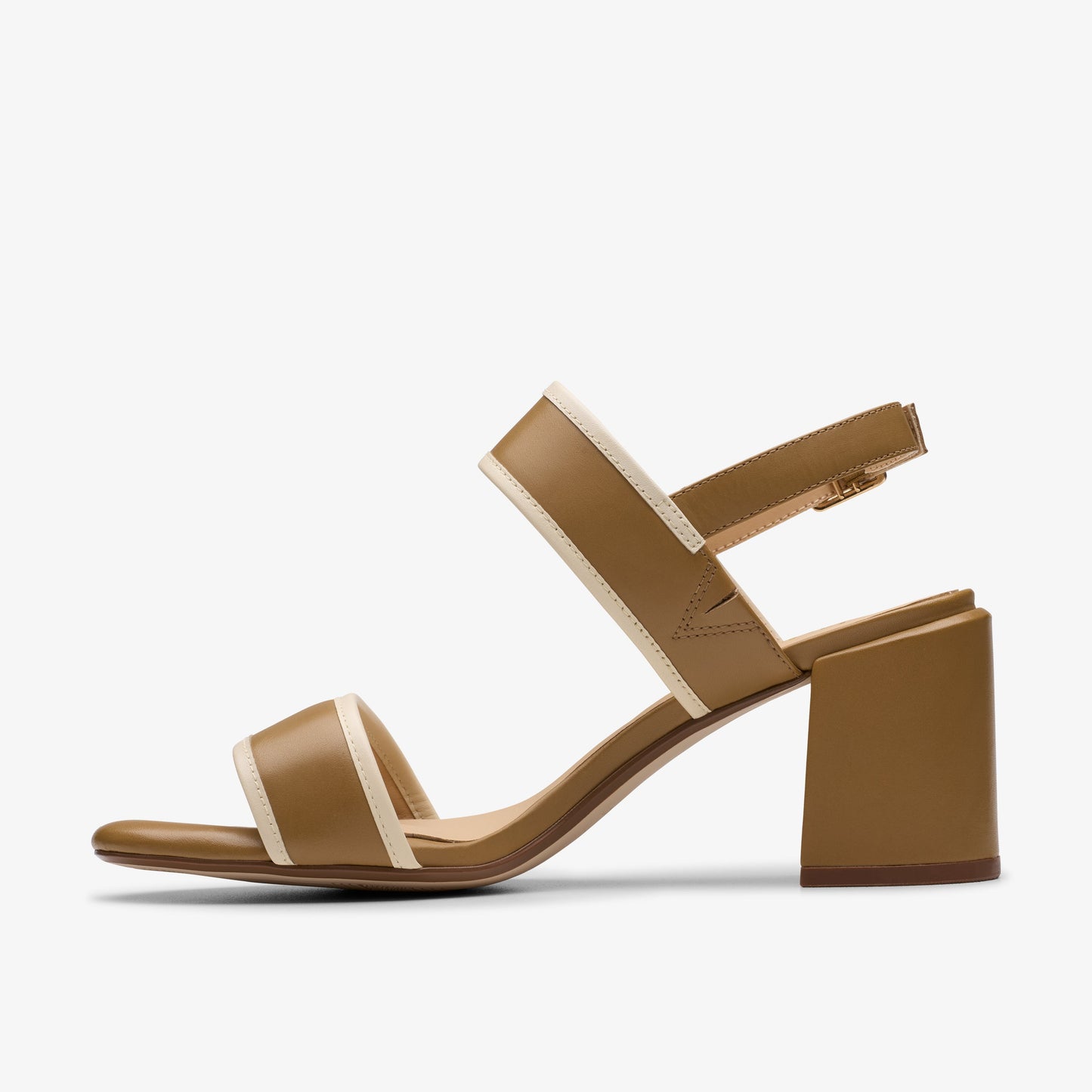 CLARKSのサマーシューズ