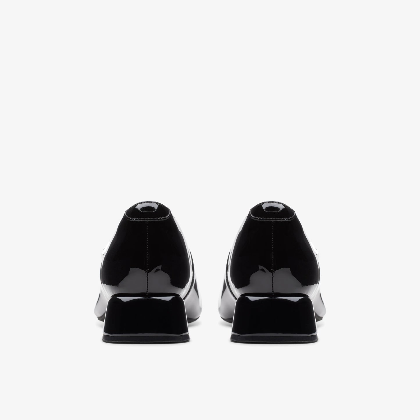 Zapatos De Vestir De La Marca Clarks Para Mujer Modelo Daiss30 Shine Black Pat En Color Negro