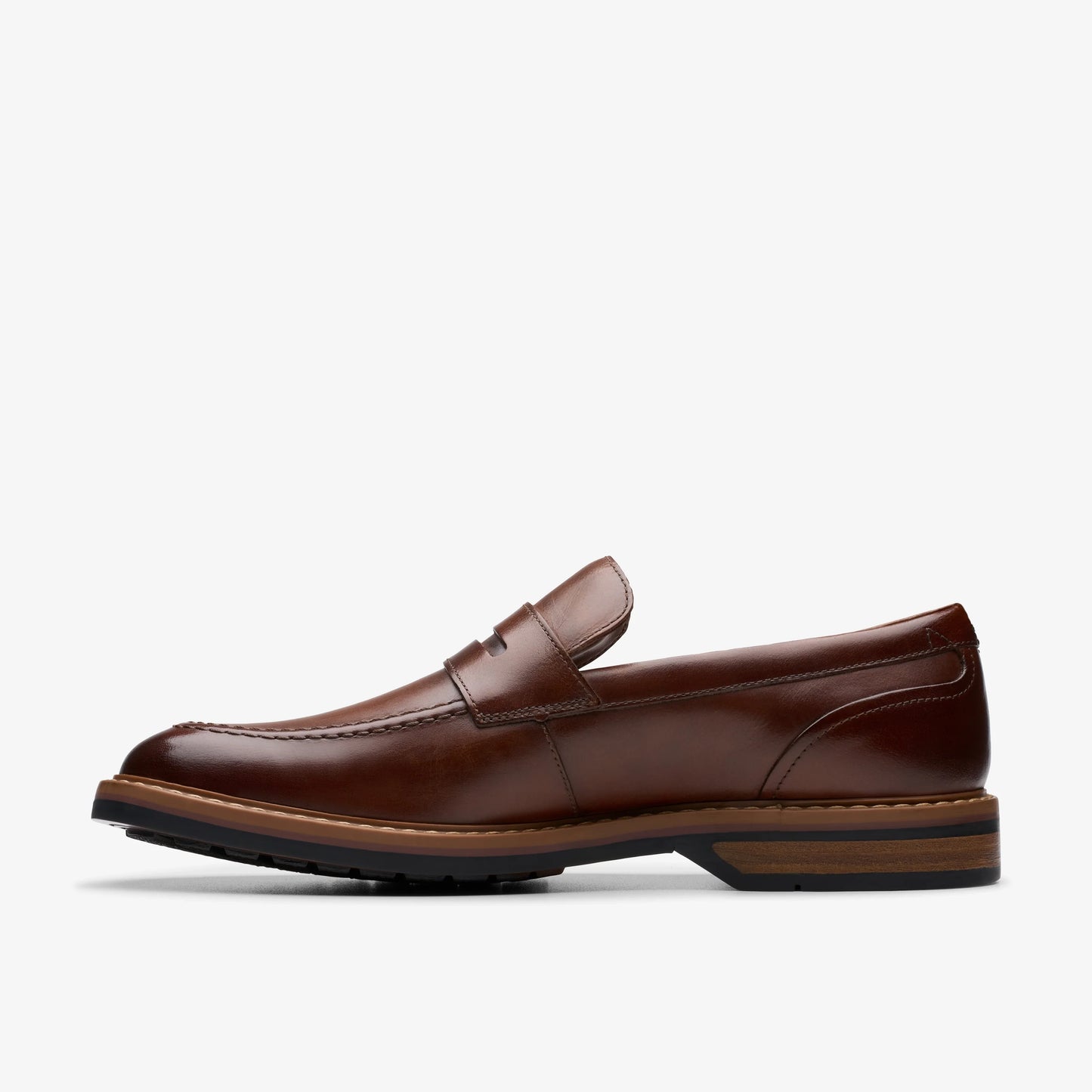 Zapatos Casual De La Marca Clarks Para Hombre Modelo Aldwin Step Mid Tan Lea En Color Marrón