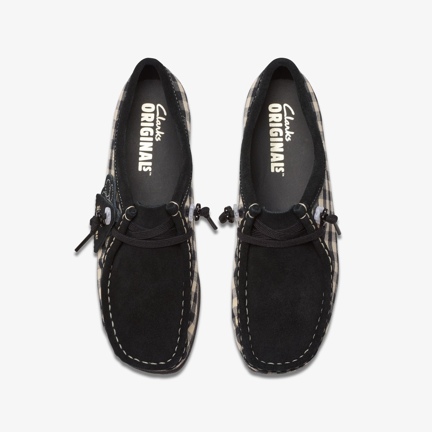Sandalias De La Marca Clarks Para Mujer Modelo Wallabee. Blk/Whitegingham En Color Negro