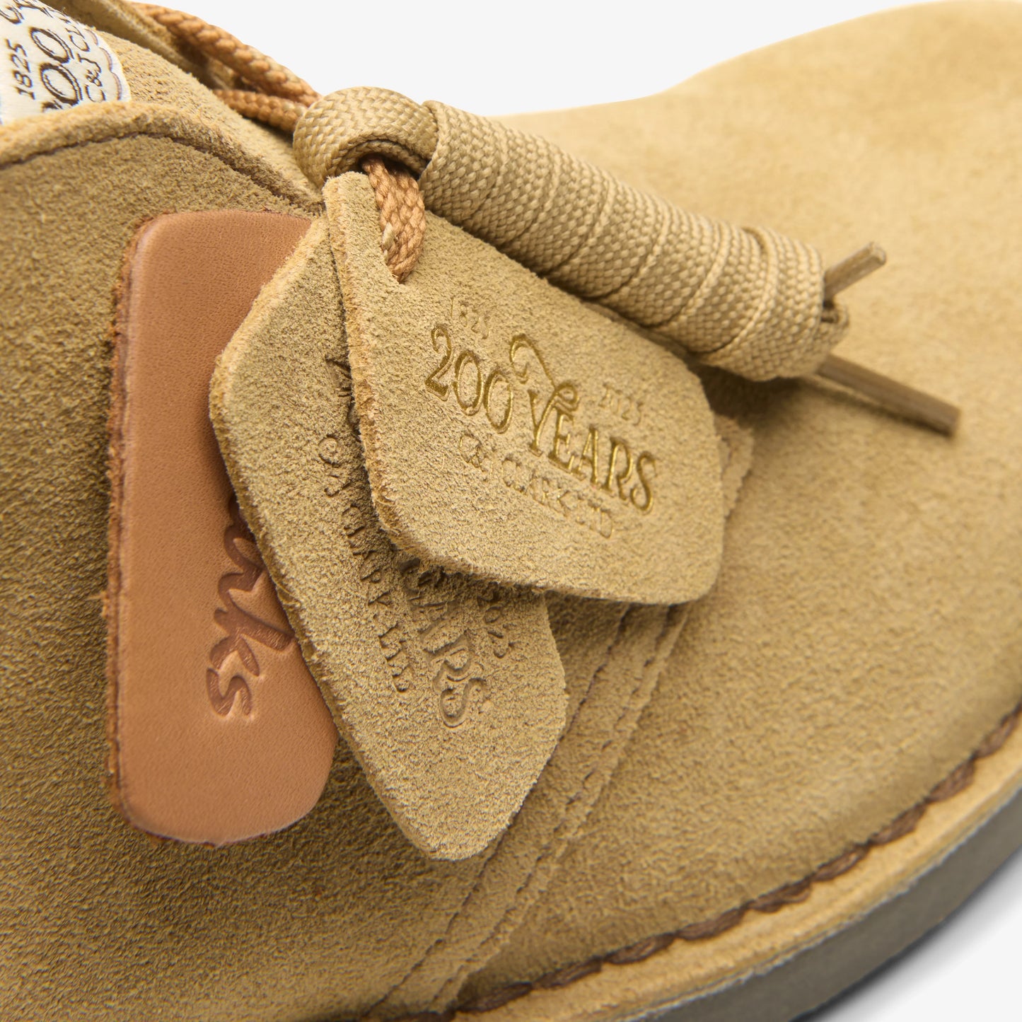 Botas De La Marca Clarks Para Hombre Modelo Desert Bt Evo Dark Sand Suede En Color Beige