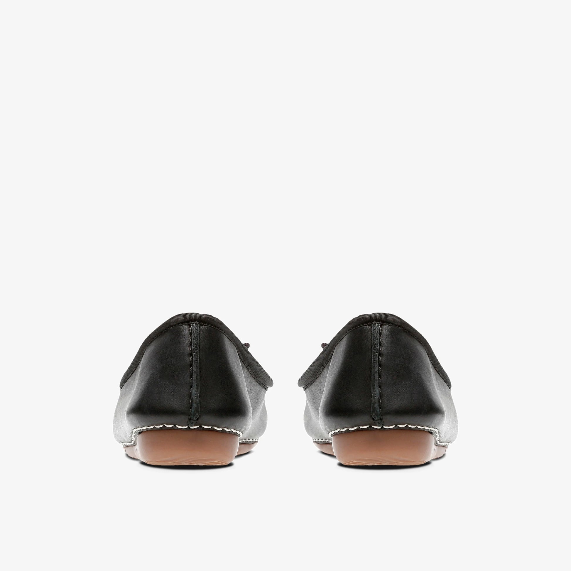 Clarks 夏季鞋
