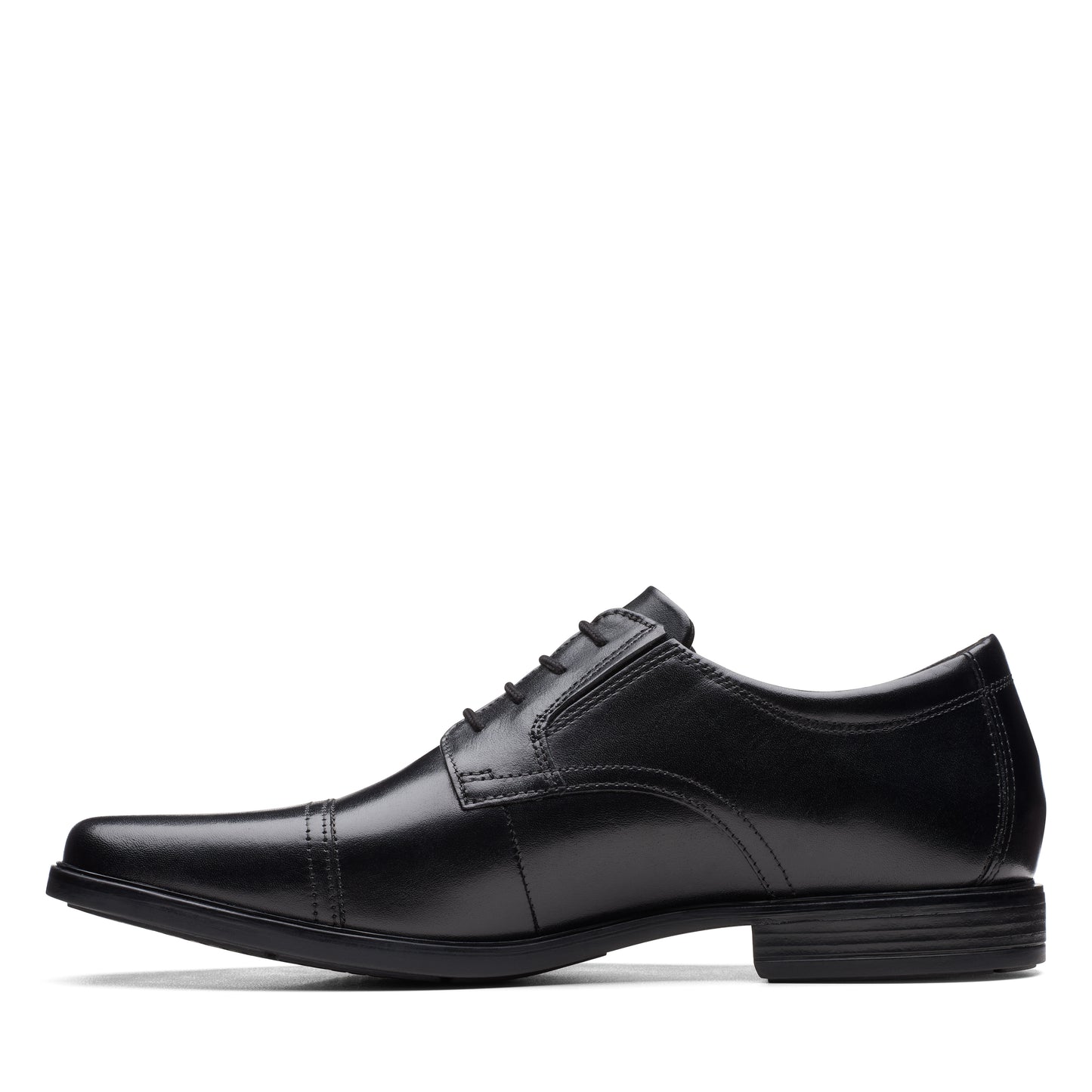 Zapatos De Vestir De La Marca Clarks Para Hombre Modelo Howard Cap Black Leather En Color Negro