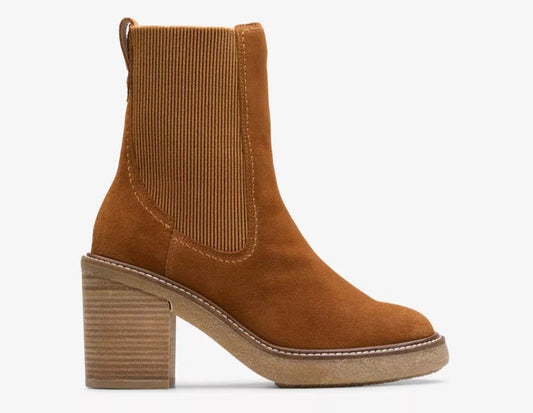Botines De La Marca Clarks  Para Mujer Modelo Cassiano Top Mid Tan Suede En Color Marrón