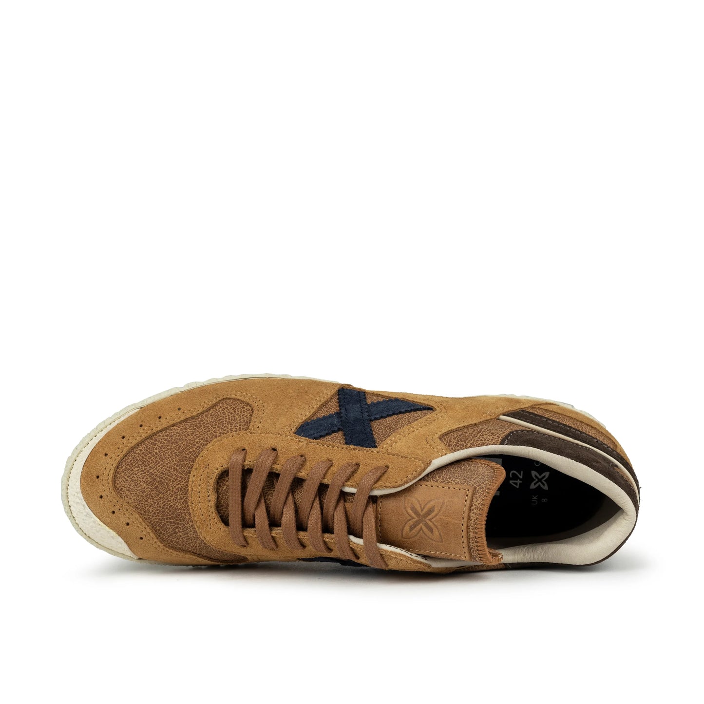 Unisex-Sneaker der MUNICH Marke, Modell Goal 1600, in Braun.