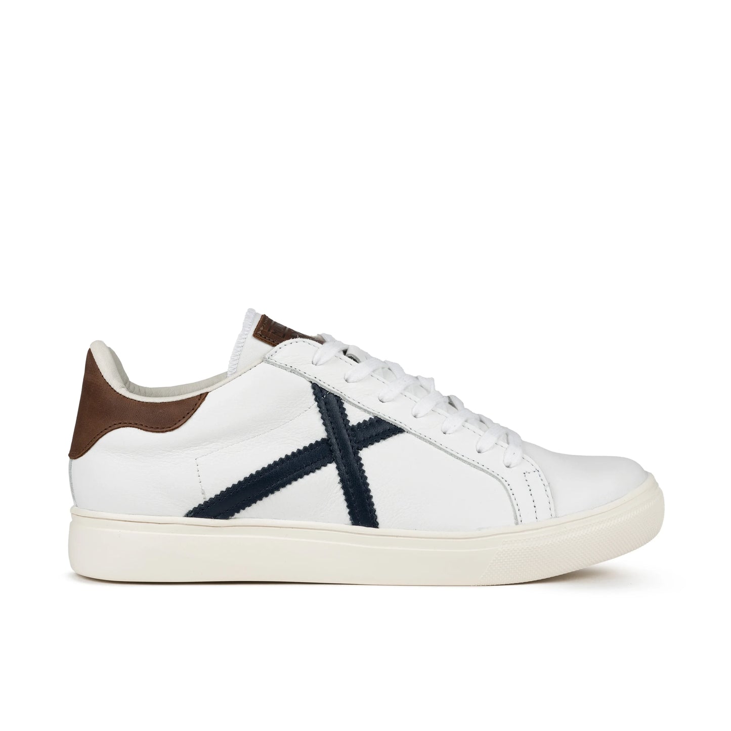 Baskets de marque Munich pour homme, modèle Rete 97 en blanc.