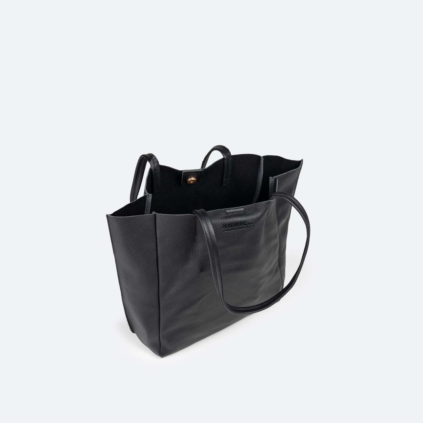 Sac de marque Munich pour femme, modèle Loft Woman Shopper Black en noir.