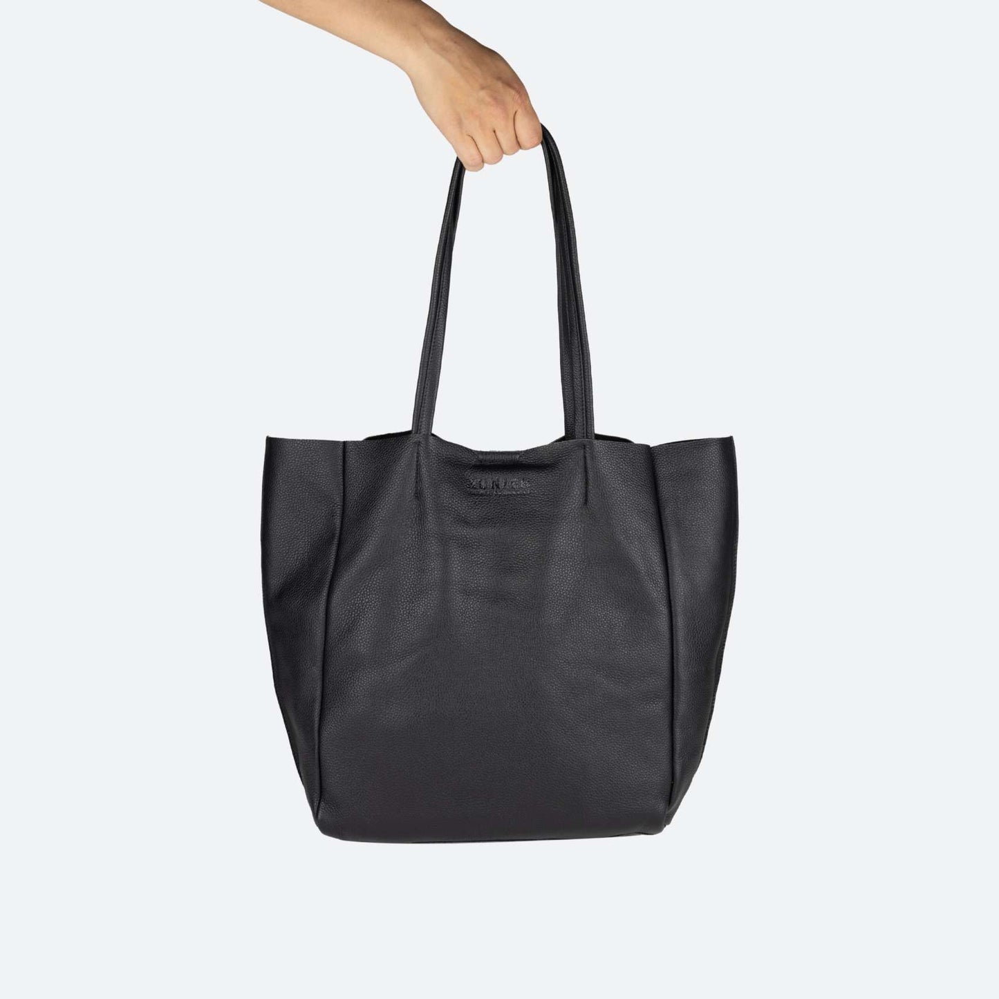 Sac de marque Munich pour femme, modèle Loft Woman Shopper Black en noir.