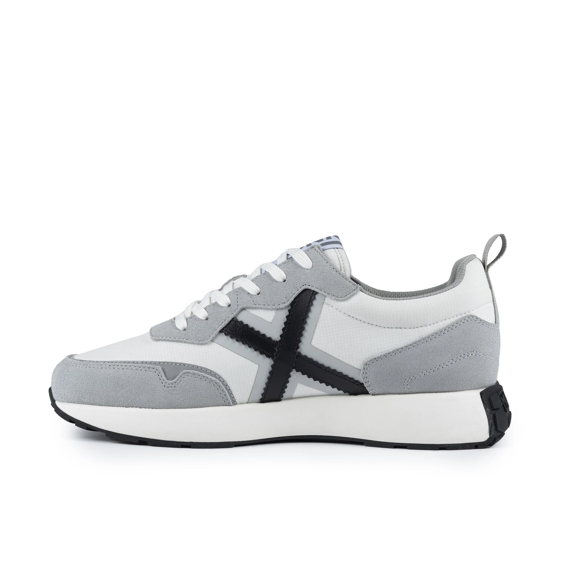 BASKETS MUNICH modèle XEMINE 79 pour HOMME