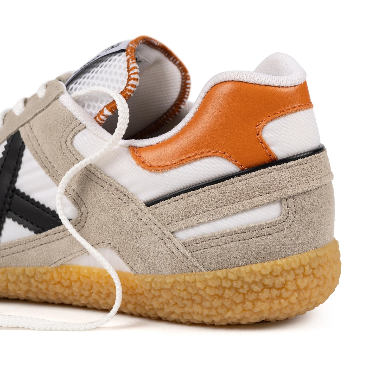 MUNICH | 运动鞋 | 男女通用 | GOAL 1637 | 白色