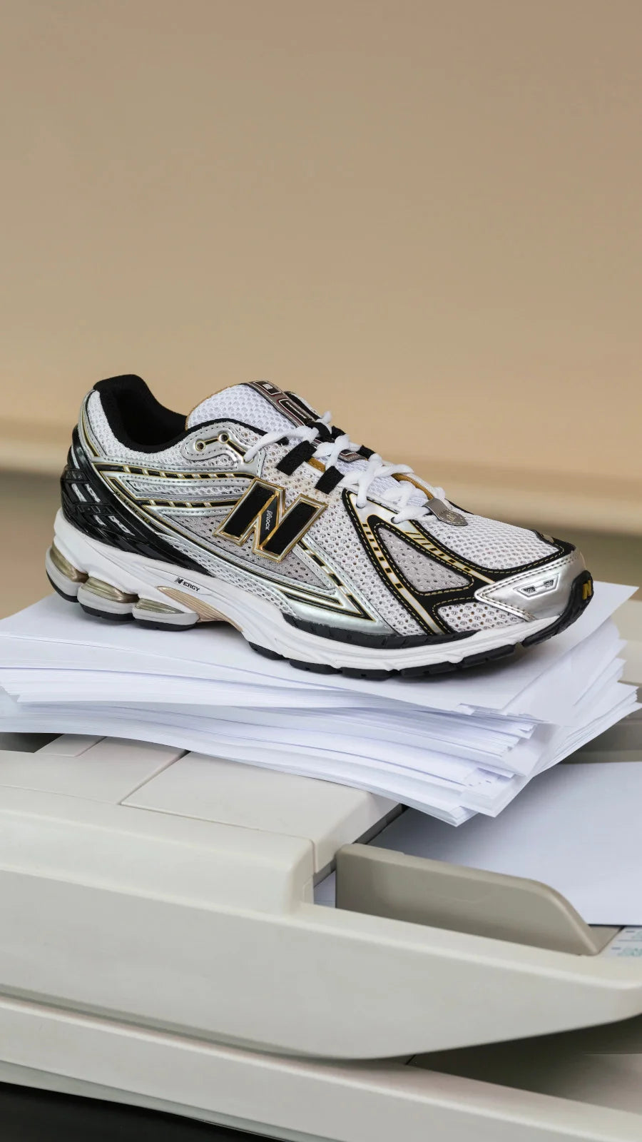 New Balance Sneaker Modell M1906RA Saison SS25