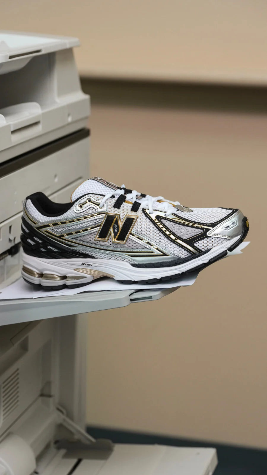 New Balance Sneaker Modell M1906RA Saison SS25