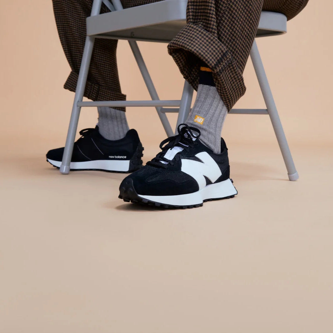 New Balance Sneaker Modell MS327CBW Saison SS25