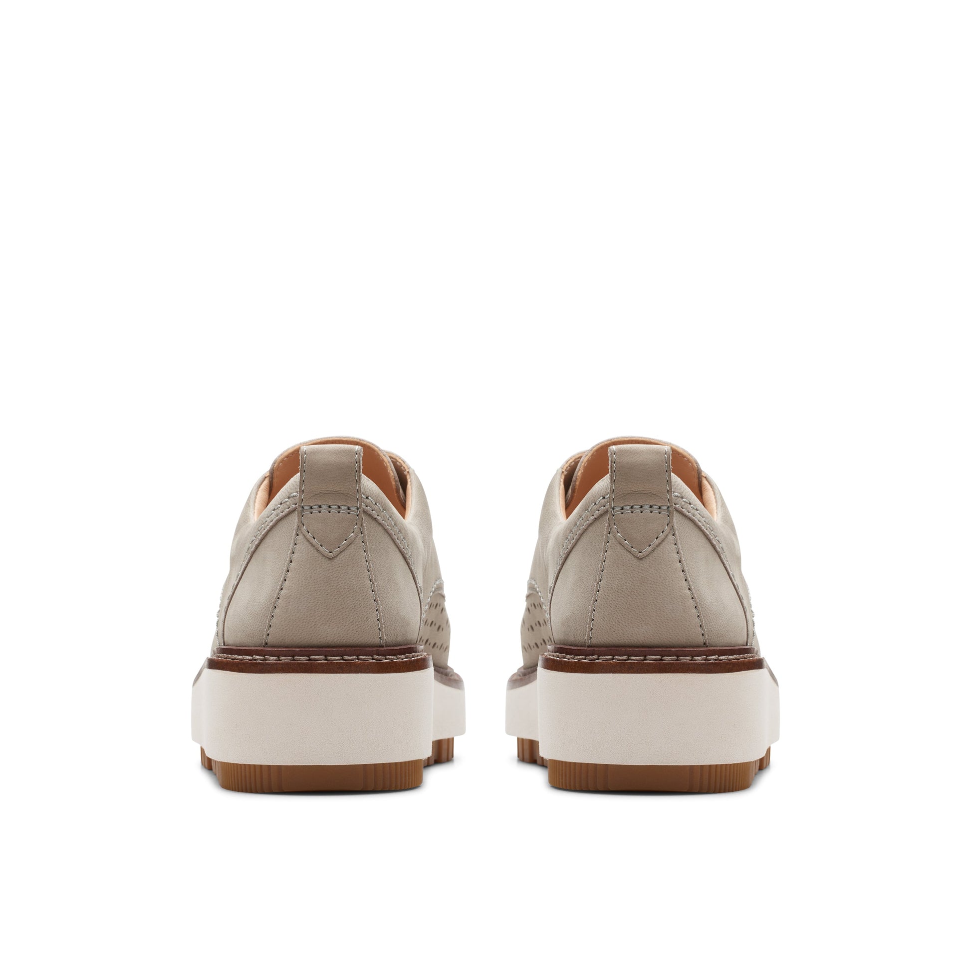 Zapatos Casual De La Marca Clarks  Para Mujer Modelo Oriannaw Move Stone Nubuck En Color Marrón