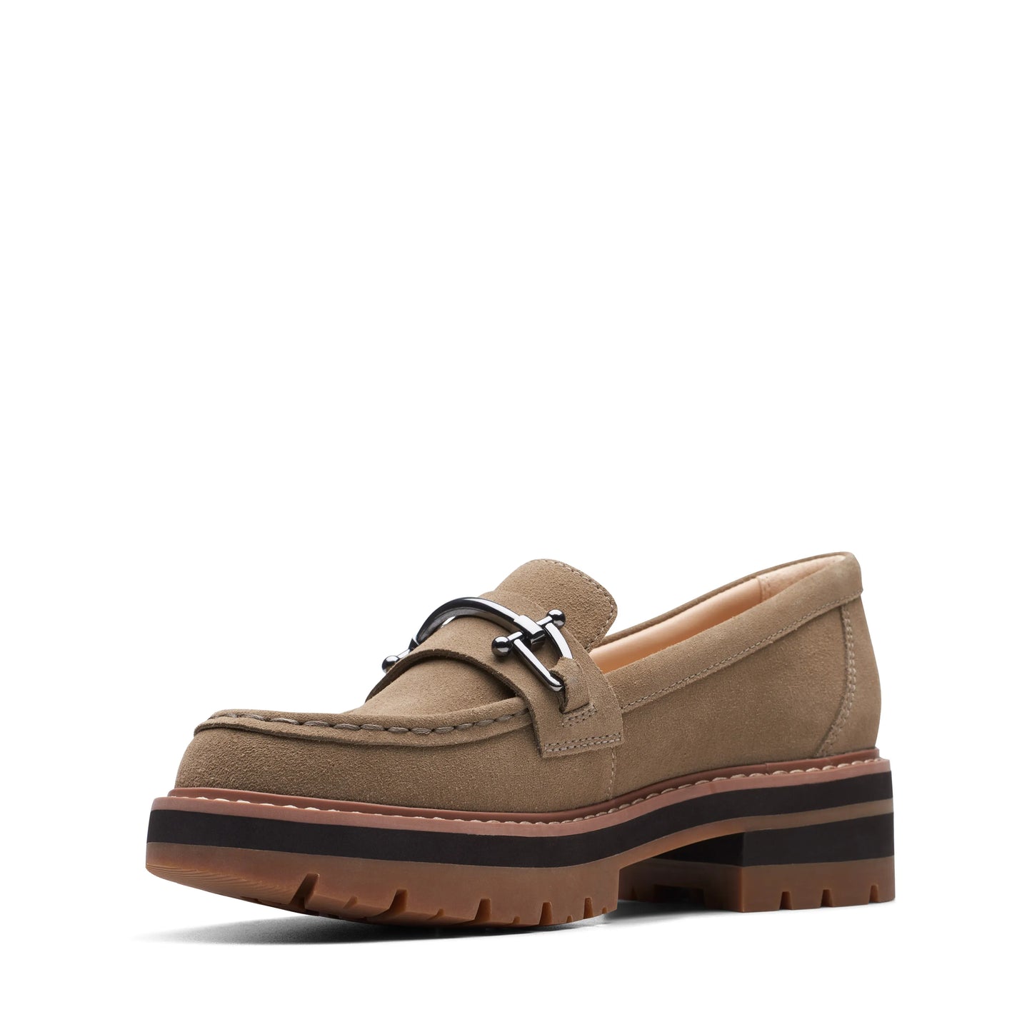 Zapatos Casual De La Marca Clarks Para Mujer Modelo Orianna Bit Dark Sand Suede En Color Beige