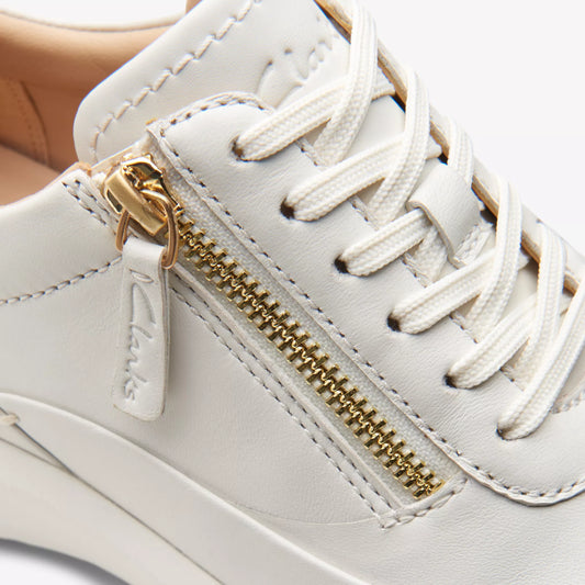 Sneakers De La Marca Clarks  Para Mujer Modelo Tivoli Zip Off White Leather En Color Blanco