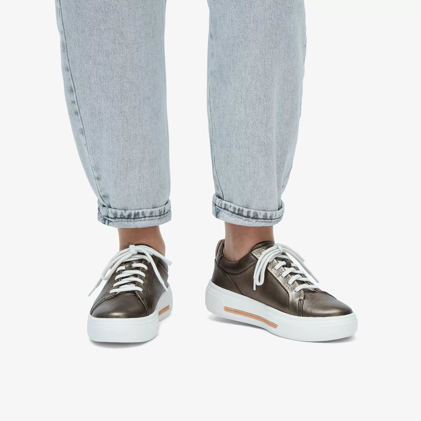 Sneakers De La Marca Clarks Para Mujer Modelo Hollyhock Walk Metallic En Color Dorado