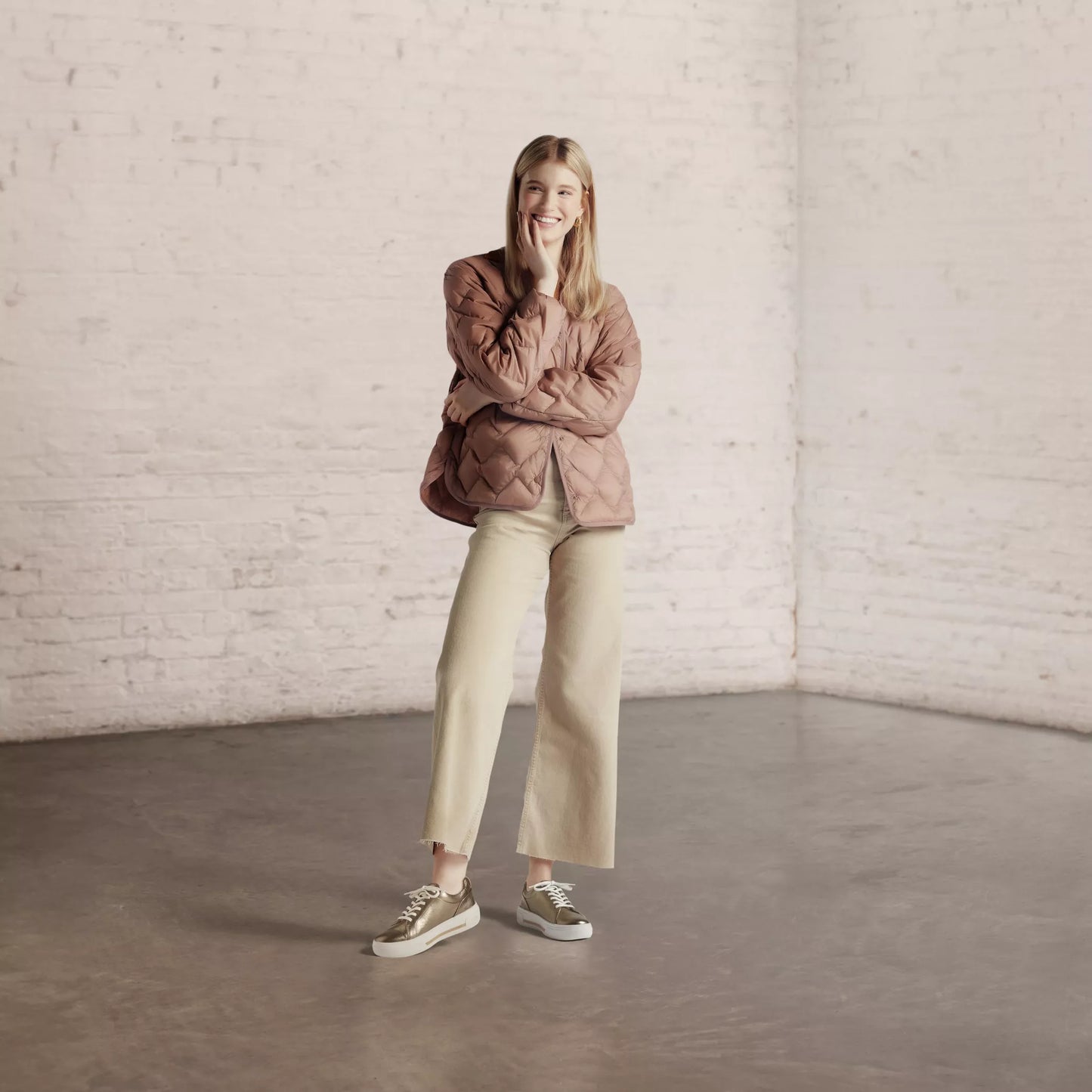 Sneakers De La Marca Clarks Para Mujer Modelo Hollyhock Walk Metallic En Color Dorado