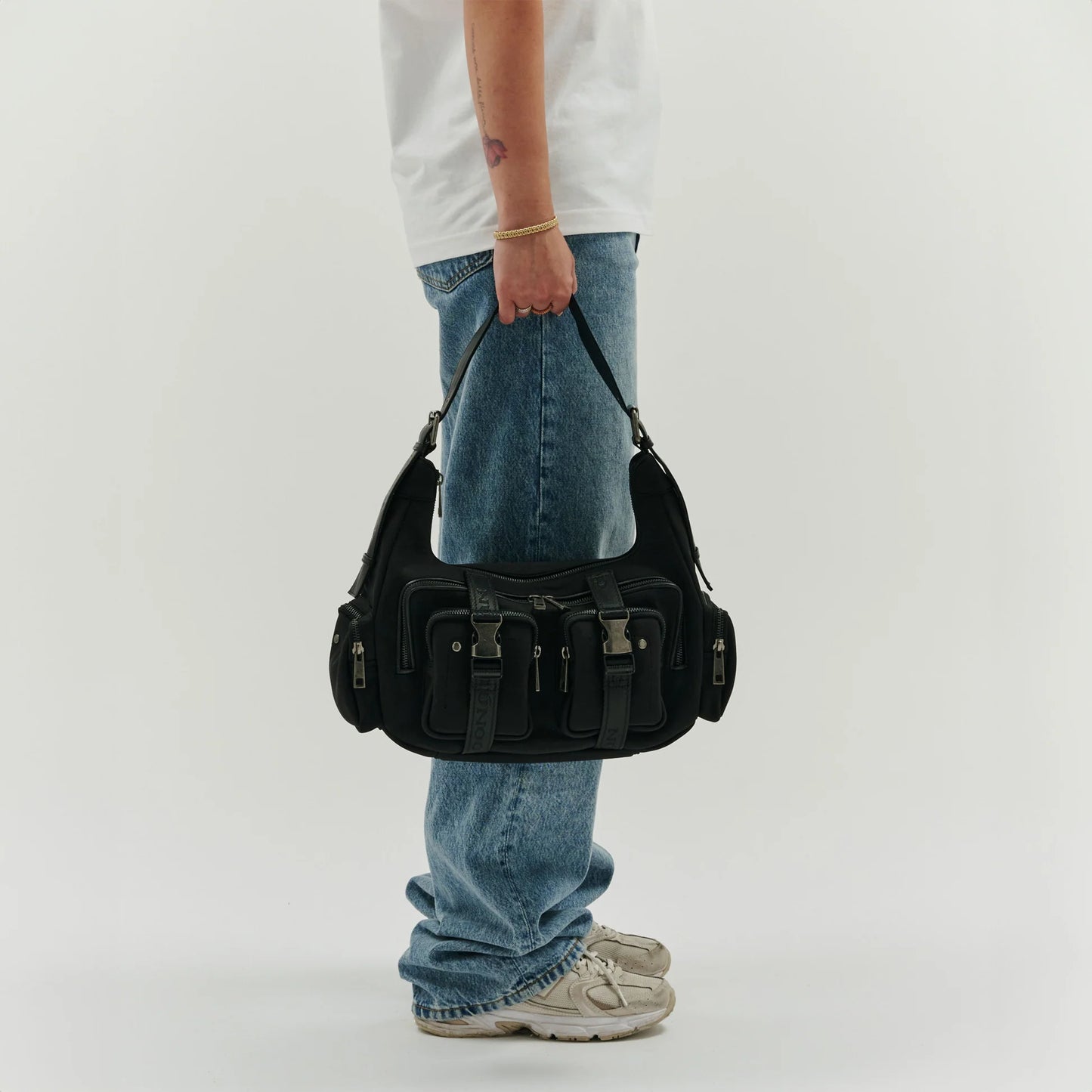 NUNOO | BOLSO MUJER | SALLY BUCKLE SCUBA BLACK W ANTIQUE SILVER | NEGRO