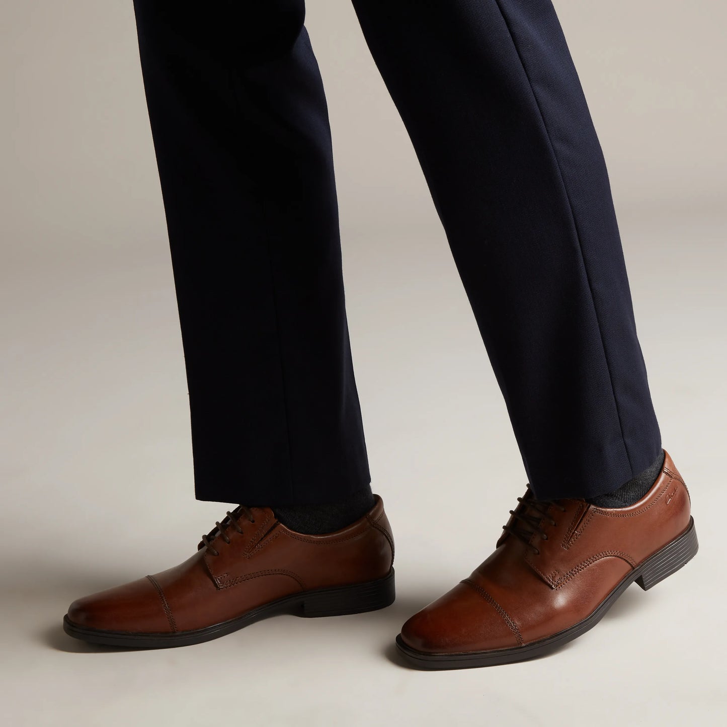 Zapatos Derby De La Marca Clarks Para Hombre Modelo Tilden Cap Dark Tan Lea En Color Marrón