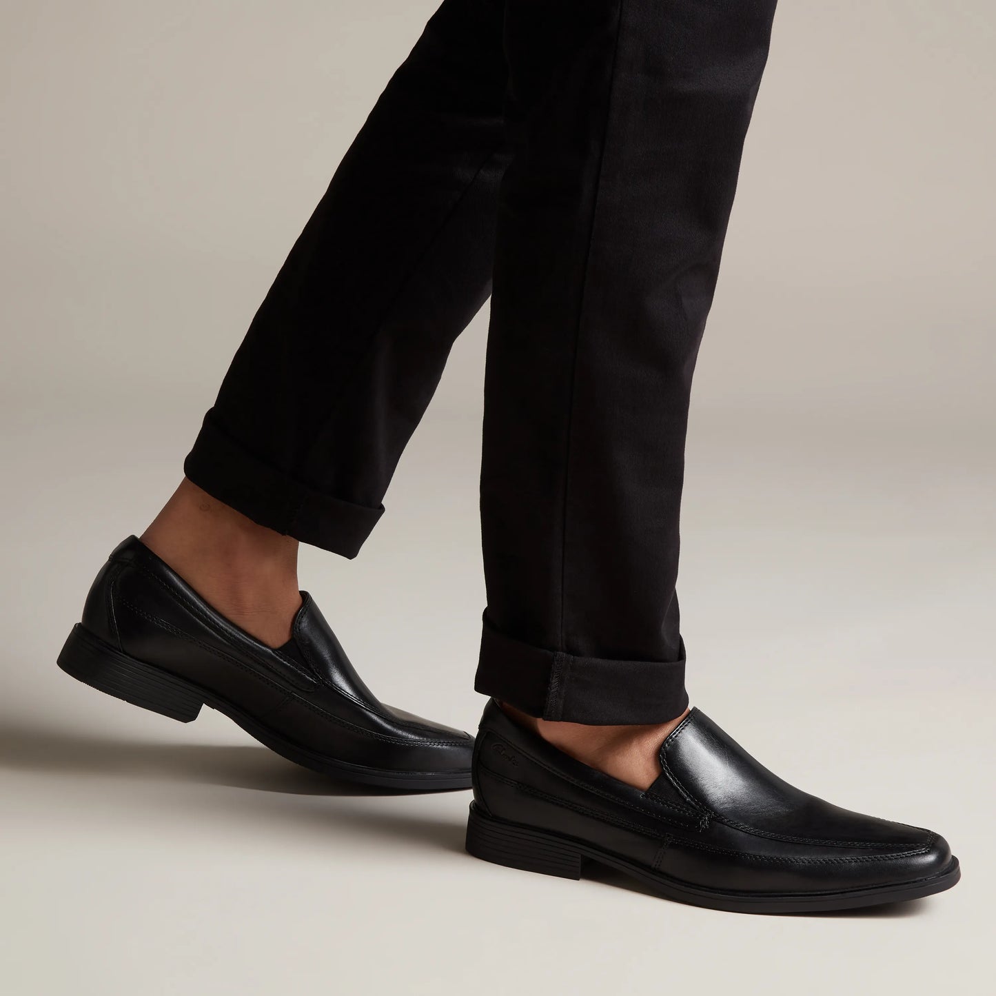 Mocasines De La Marca Clarks Para Hombre Modelo Tilden Free Black Leather En Color Negro