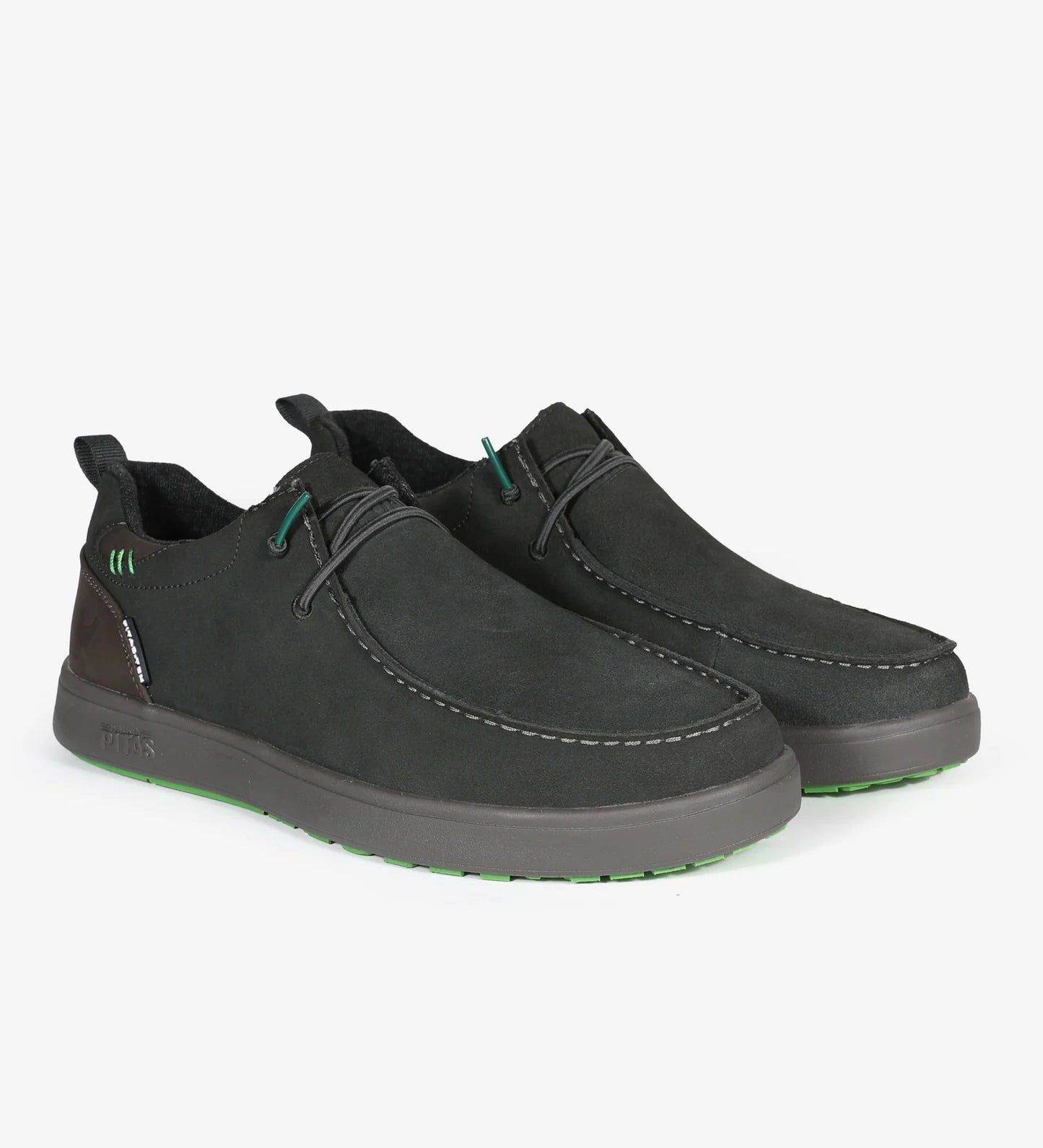 Wallabee der Marke PITAS für Herren, Modell ARAL in Grau. Werten Sie Ihren Look diesen Sommer mit diesen modernen, stylischen und äußerst bequemen Schuhen auf.