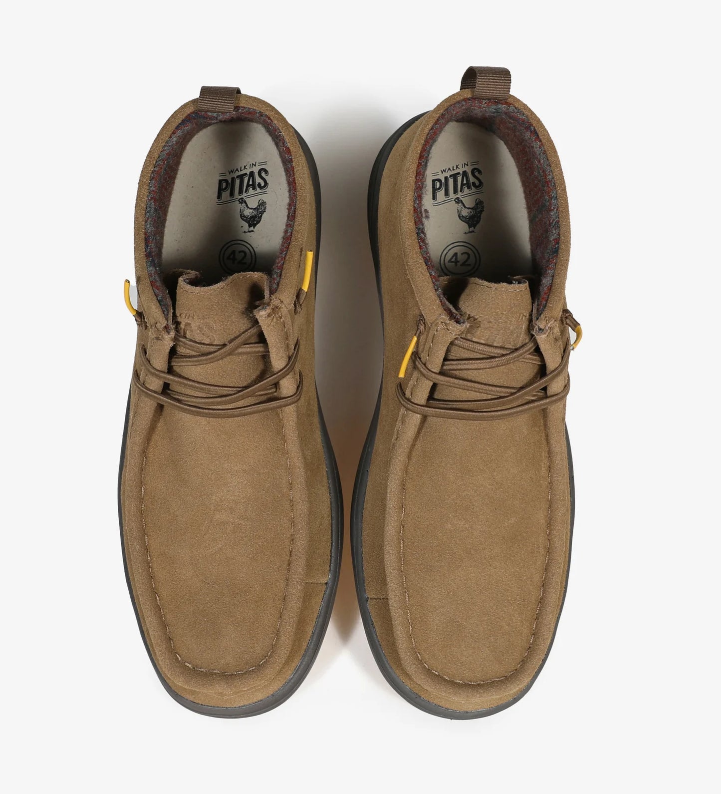 Chaussures PITAS Wallabee TUG beiges pour homme. Rehaussez votre look cet été avec ces chaussures modernes, élégantes et extrêmement confortables.