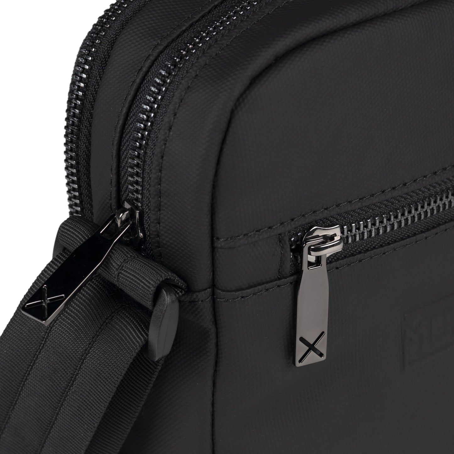 MUNICH | BOLSOS | HOMBRE | PEAK RECYCLED CROSSBODY BLACK | NEGRO