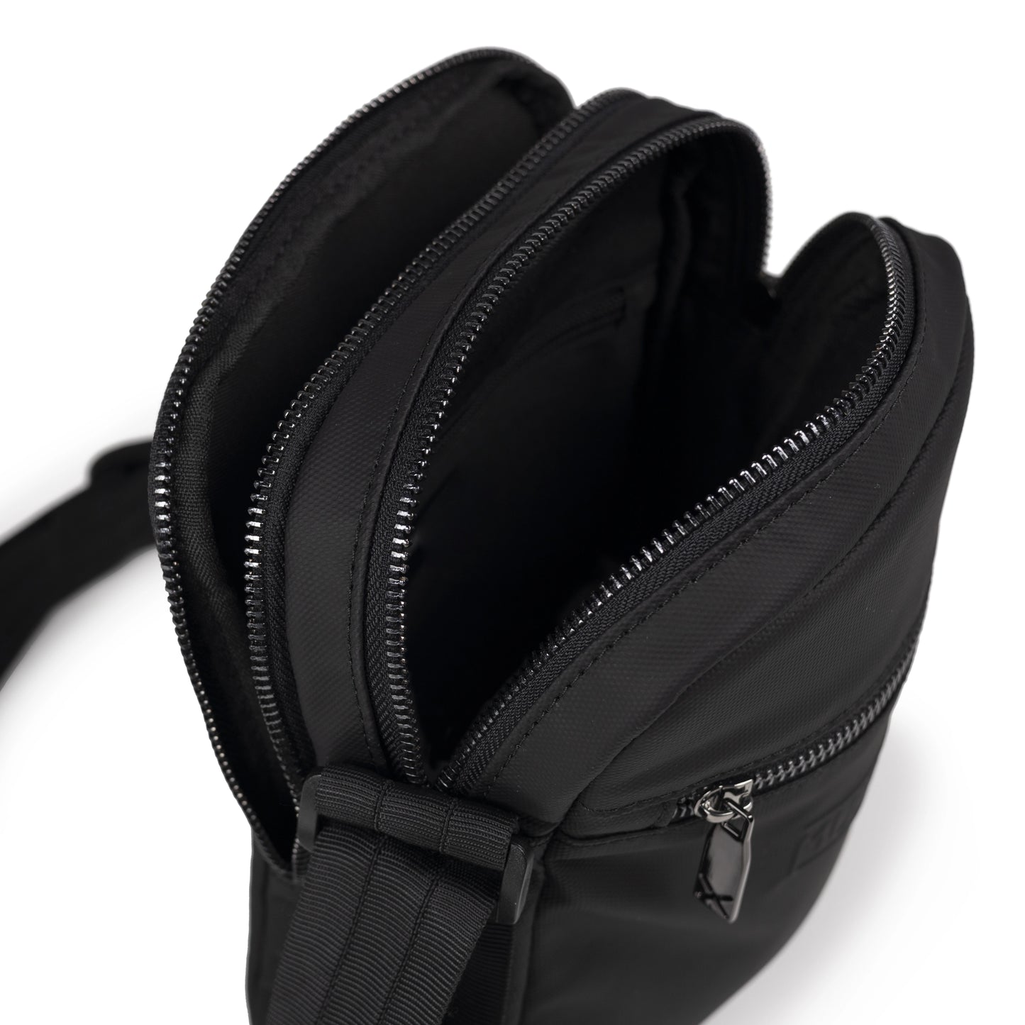 MUNICH | BOLSOS | HOMBRE | PEAK RECYCLED CROSSBODY BLACK | NEGRO