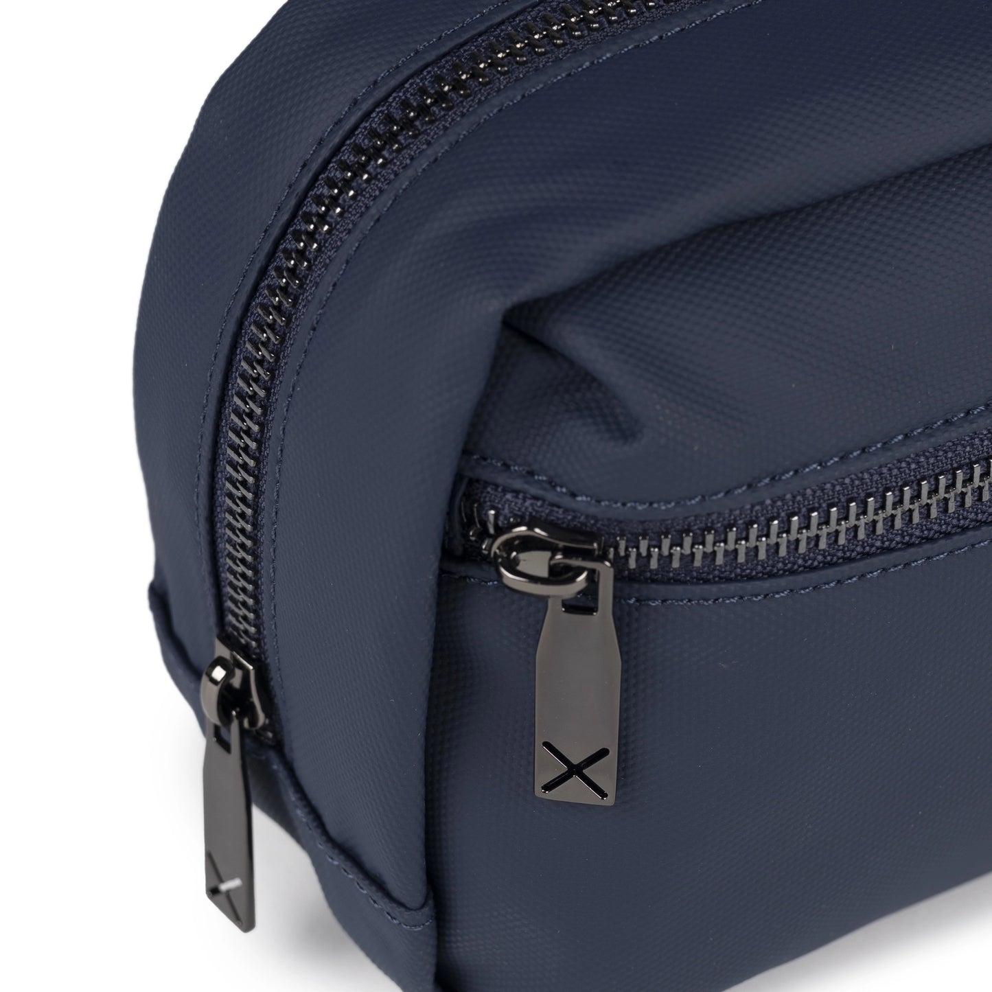MUNICH | NECESER | HOMBRE | PEAK RECYCLED TOILETRY BLUE | AZUL