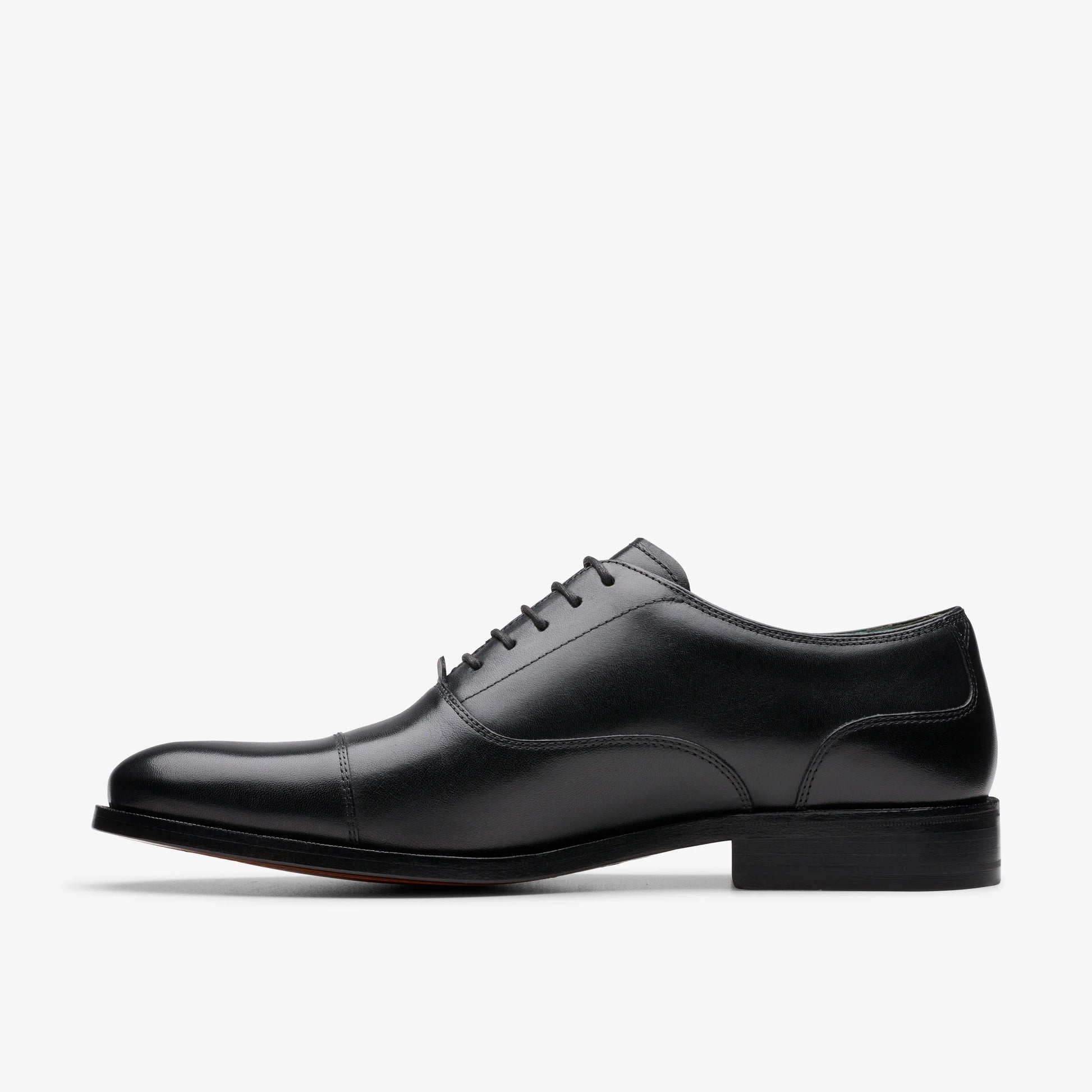 Zapatos De Vestir De La Marca Clarks  Para Hombre Modelo Craftjames Cap Black Leather En Color Negro