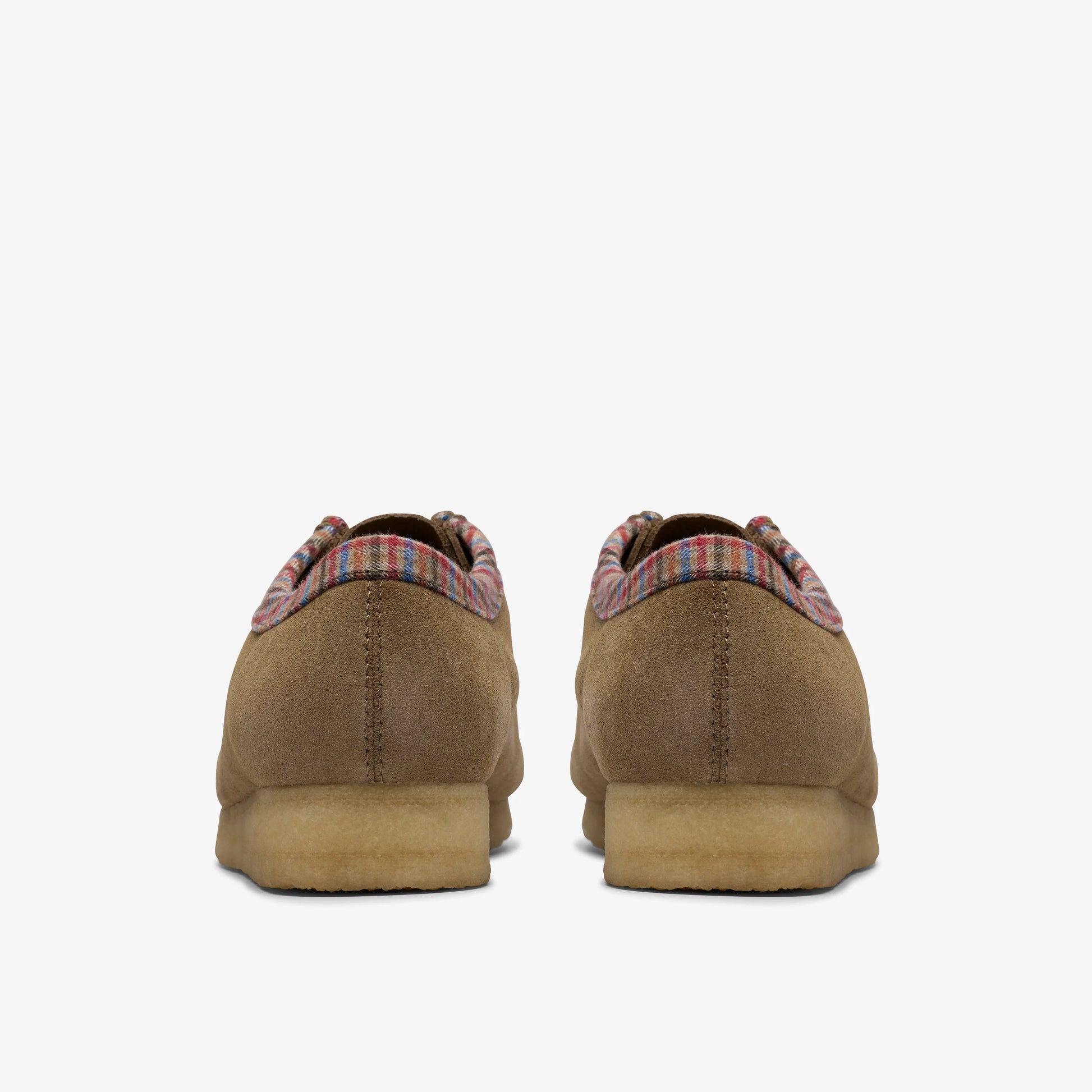 Zapatos Casual De La Marca Clarks  Para Hombre Modelo Wallabee Dark Taupe Combi En Color Beige
