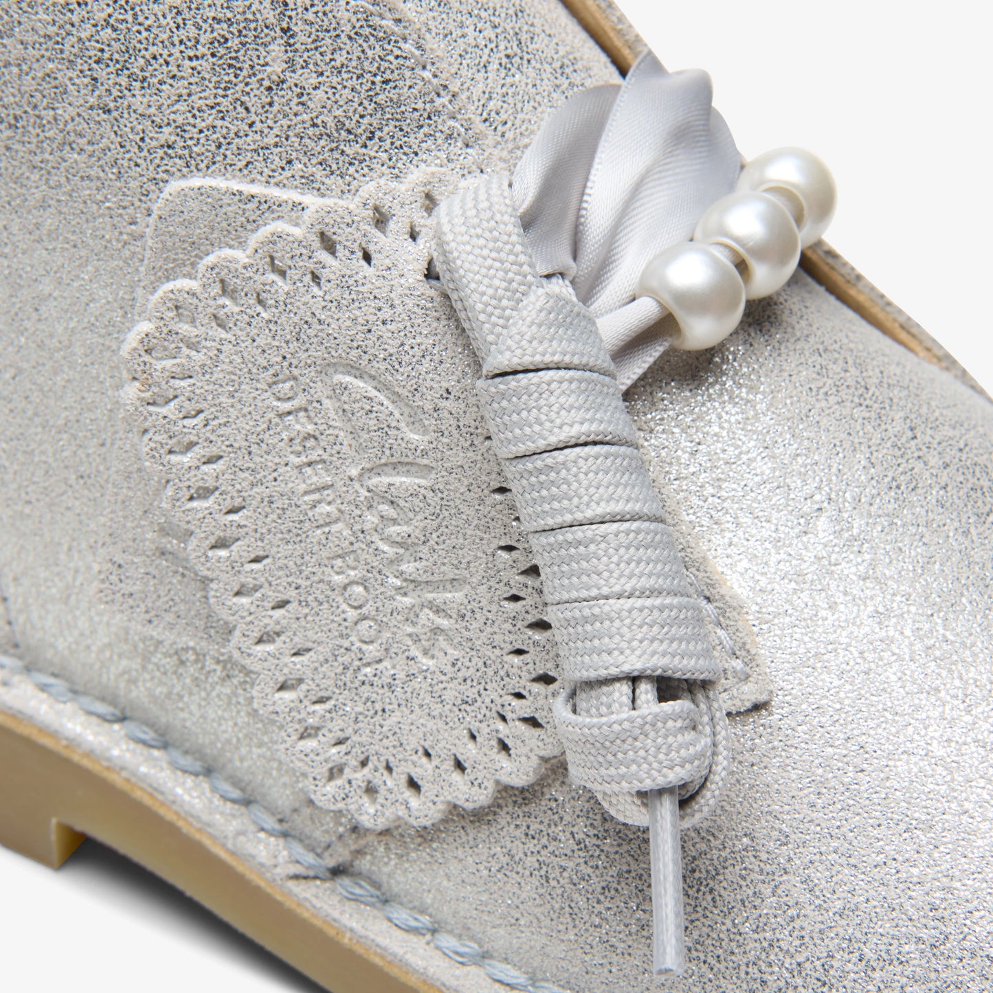 Botas De La Marca Clarks Para Mujer Modelo Desert Bt Evo. Silver Metallic En Color Plata