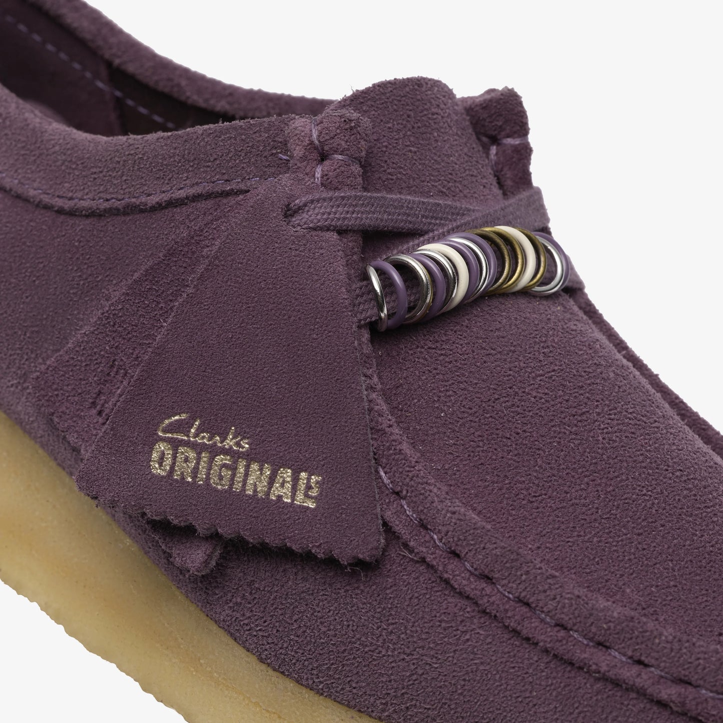 Sandalias De La Marca Clarks Para Mujer Modelo Wallabee. Plum Suede En Color Marrón