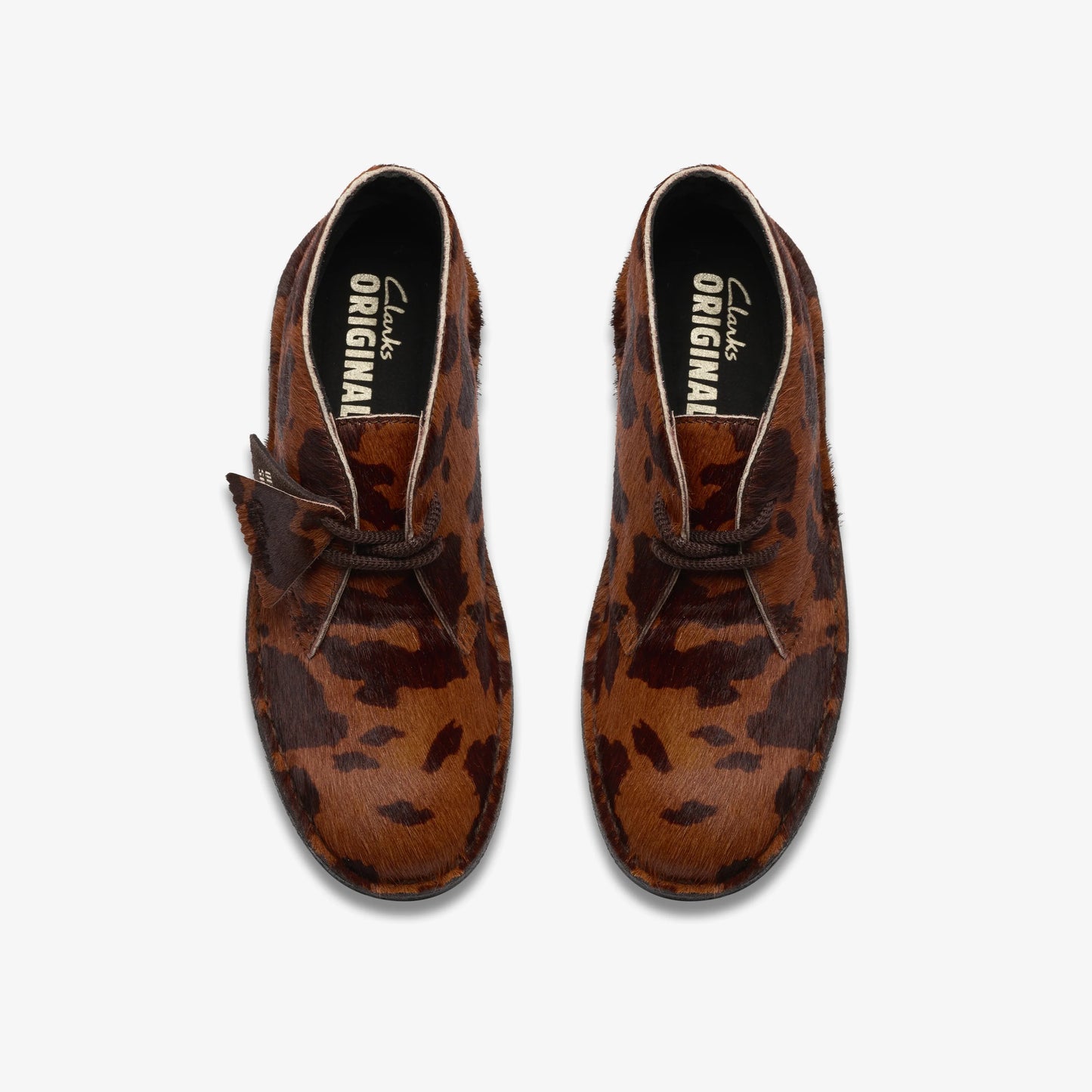 botas para mujer marca clarks modelo desert boot.