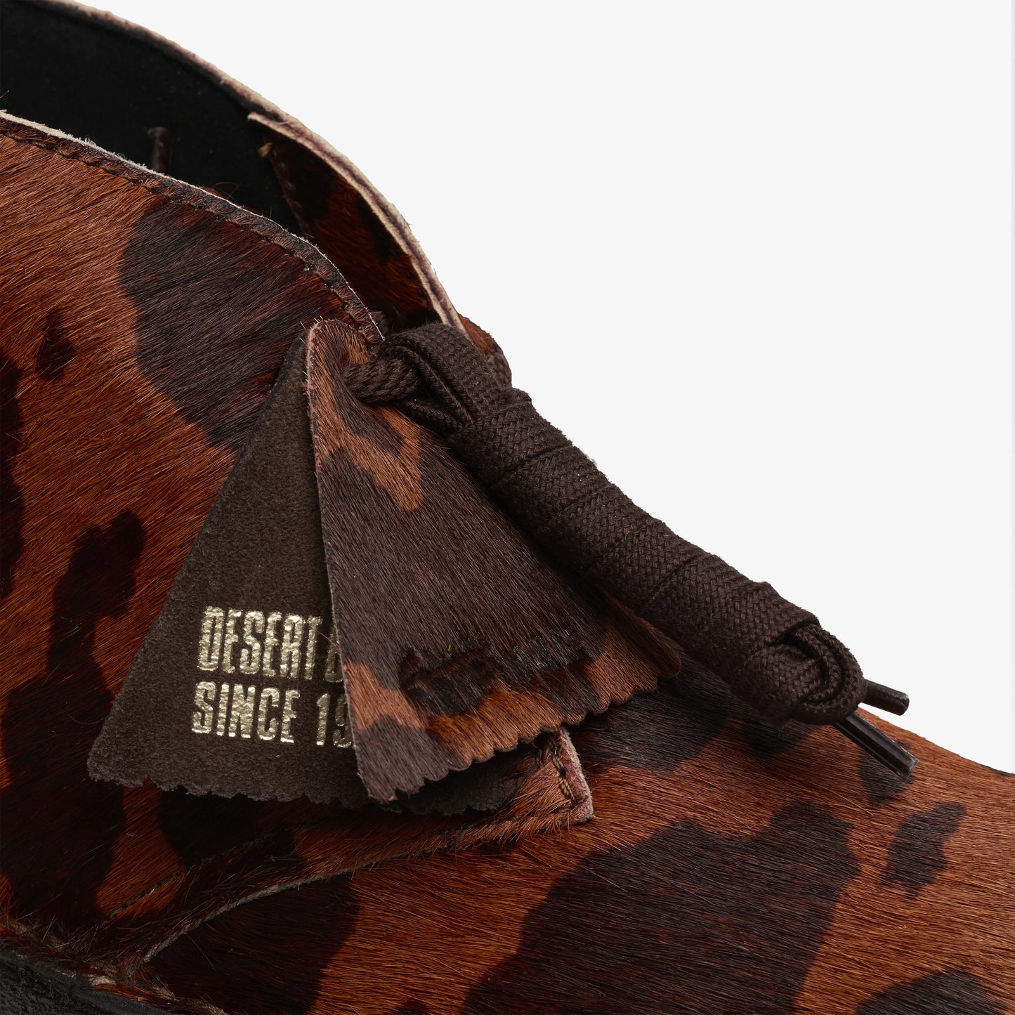 botas para mujer marca clarks modelo desert boot.