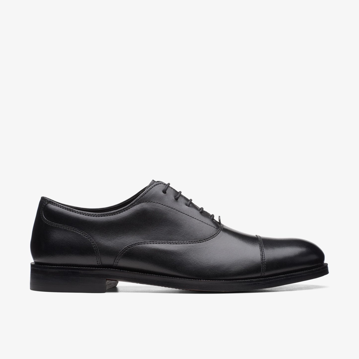 Zapatos De Vestir De La Marca Clarks Para Hombre Modelo Craftdean Cap Black Leather En Color Negro